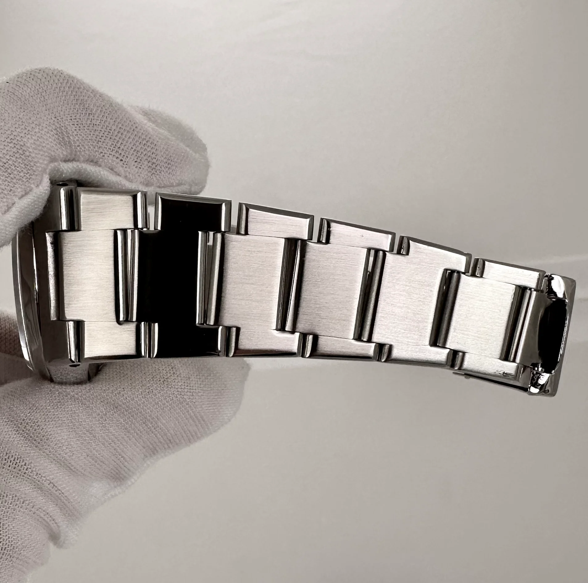 Rolex Oyster Perpetual Date Stainless Steel 36mm Silver Automatic Watch 1530 - Image 9