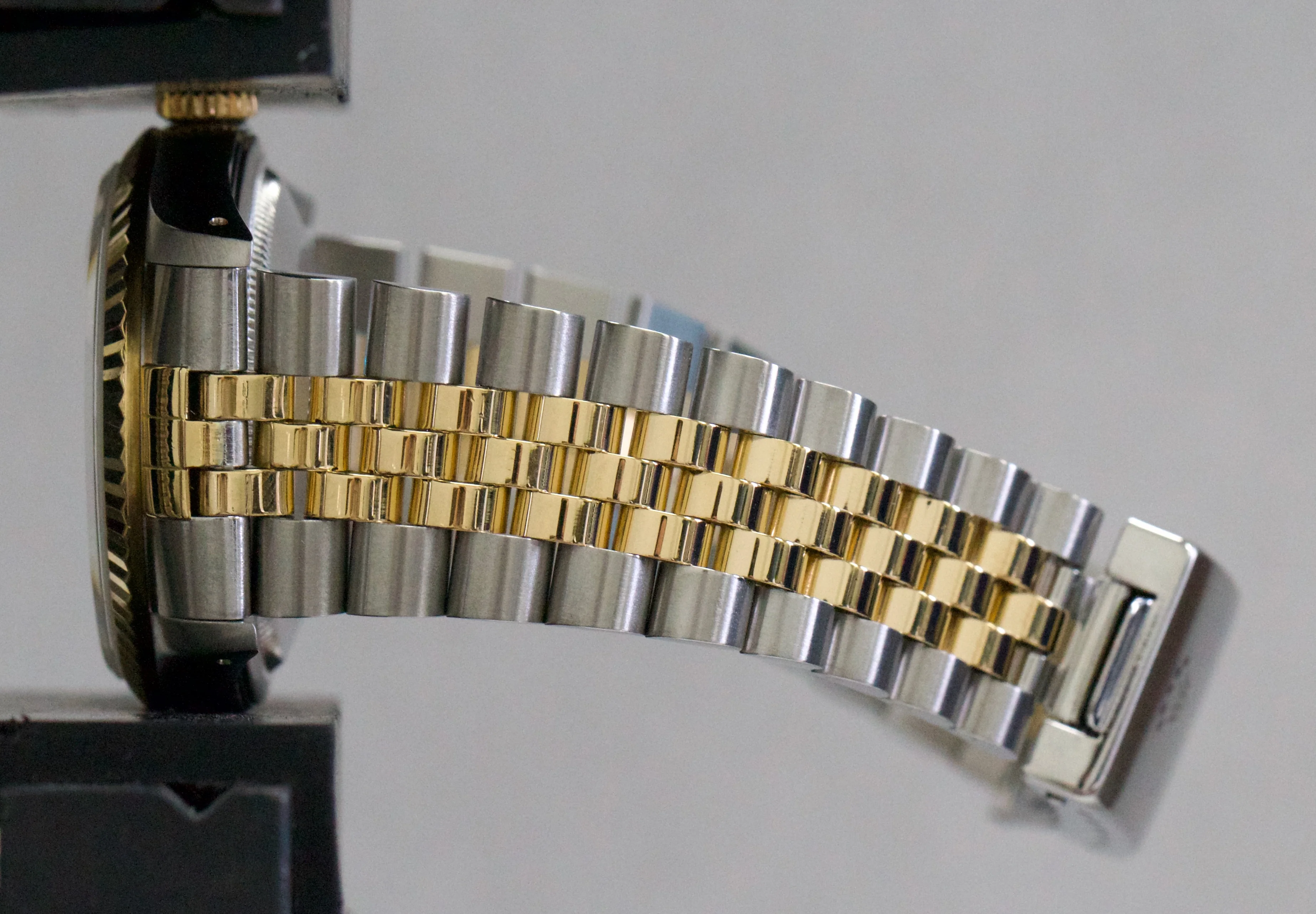 1990 Rolex DateJust 36mm CHAMPAGNE 18K Yellow Gold Stainless Steel JUBILEE 16233 - Image 10