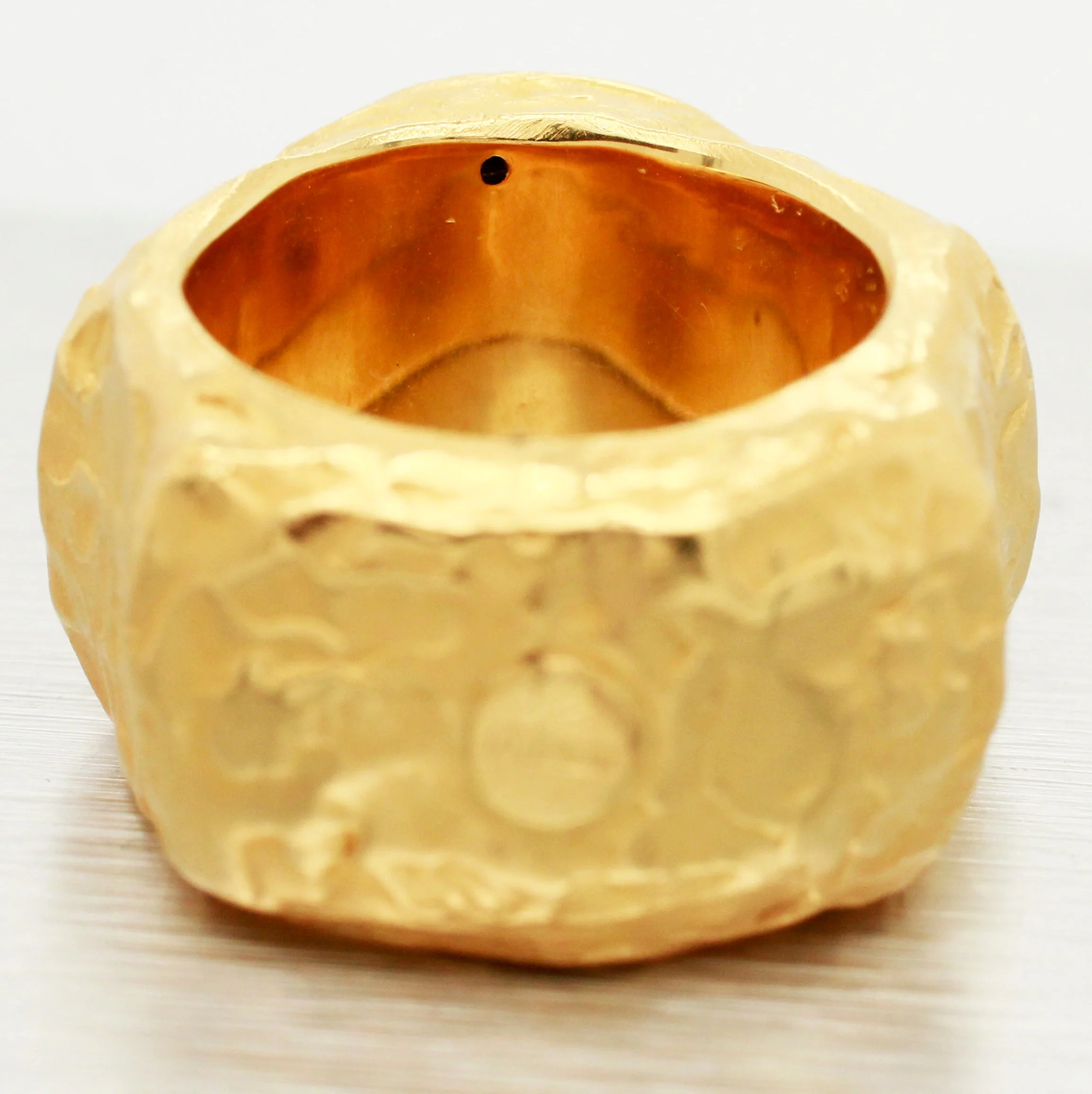 Vintage 18k Yellow Gold Hammered Band Ring - Brushed & Stardust Finish - Image 4