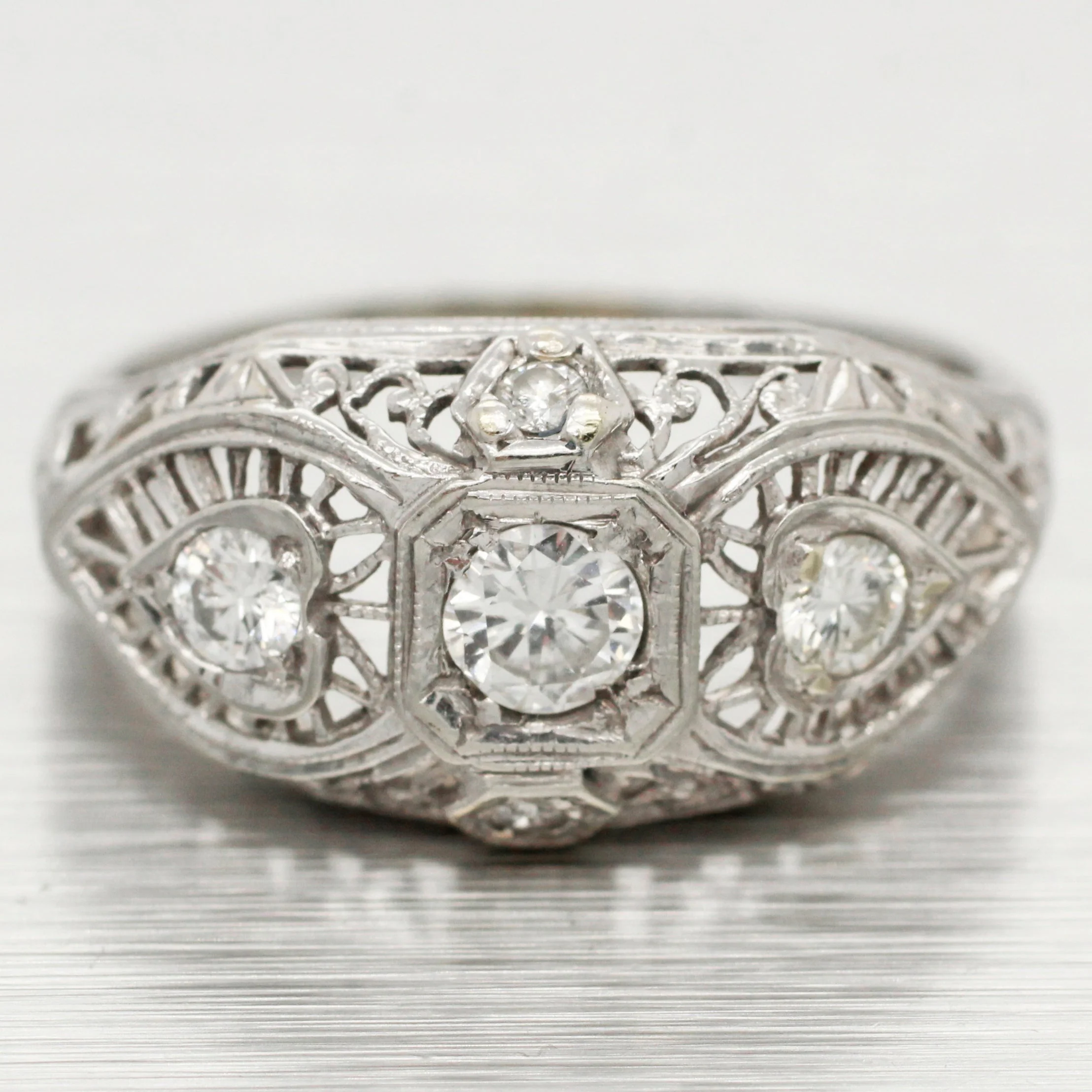 Antique Art Deco 0.40ctw Diamond Three Stone Band Ring - 18k White Gold