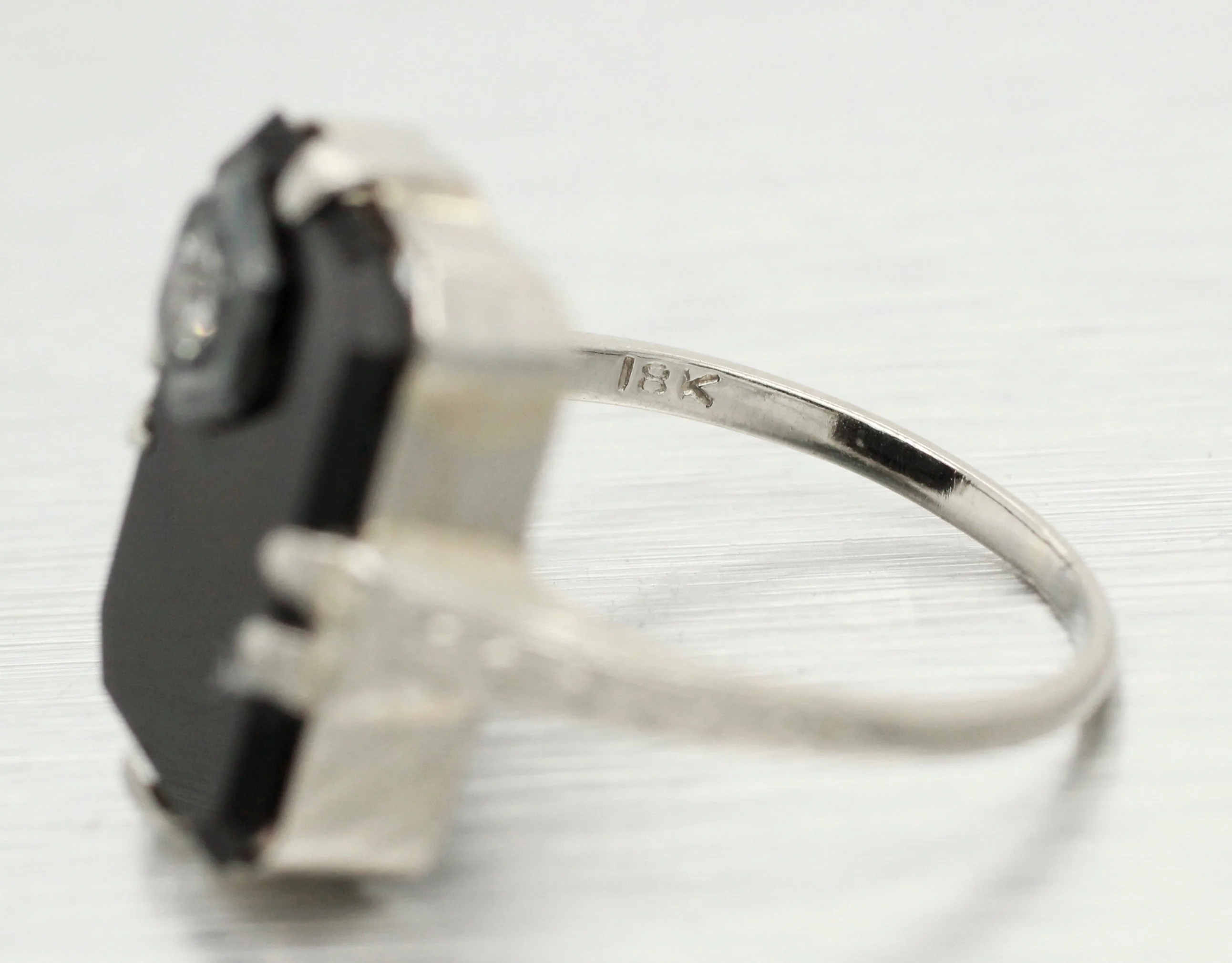 Antique Art Deco 0.05ct Diamond and Onyx Cocktail Ring - 18k White Gold - Image 3