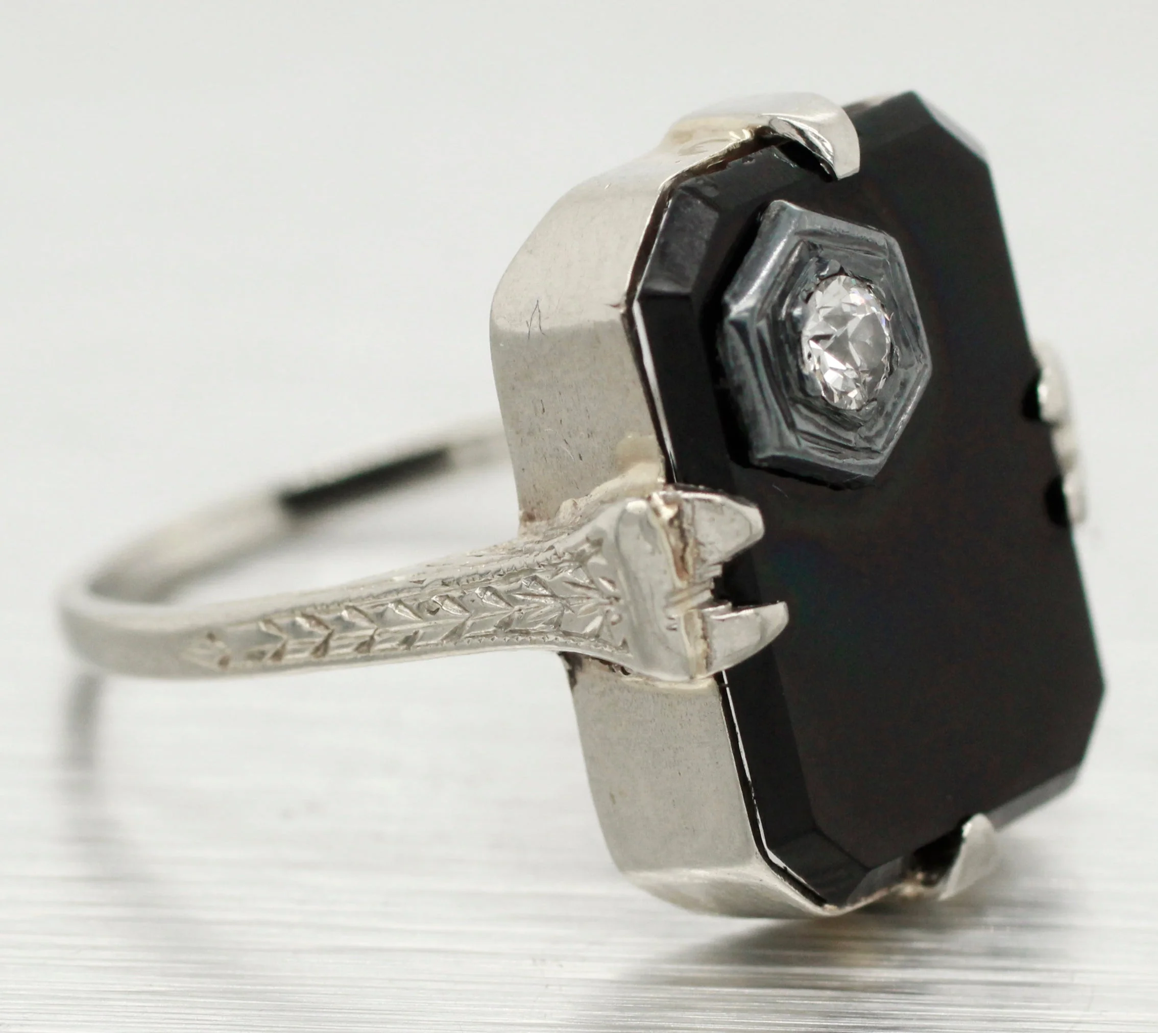 Antique Art Deco 0.05ct Diamond and Onyx Cocktail Ring - 18k White Gold - Image 4