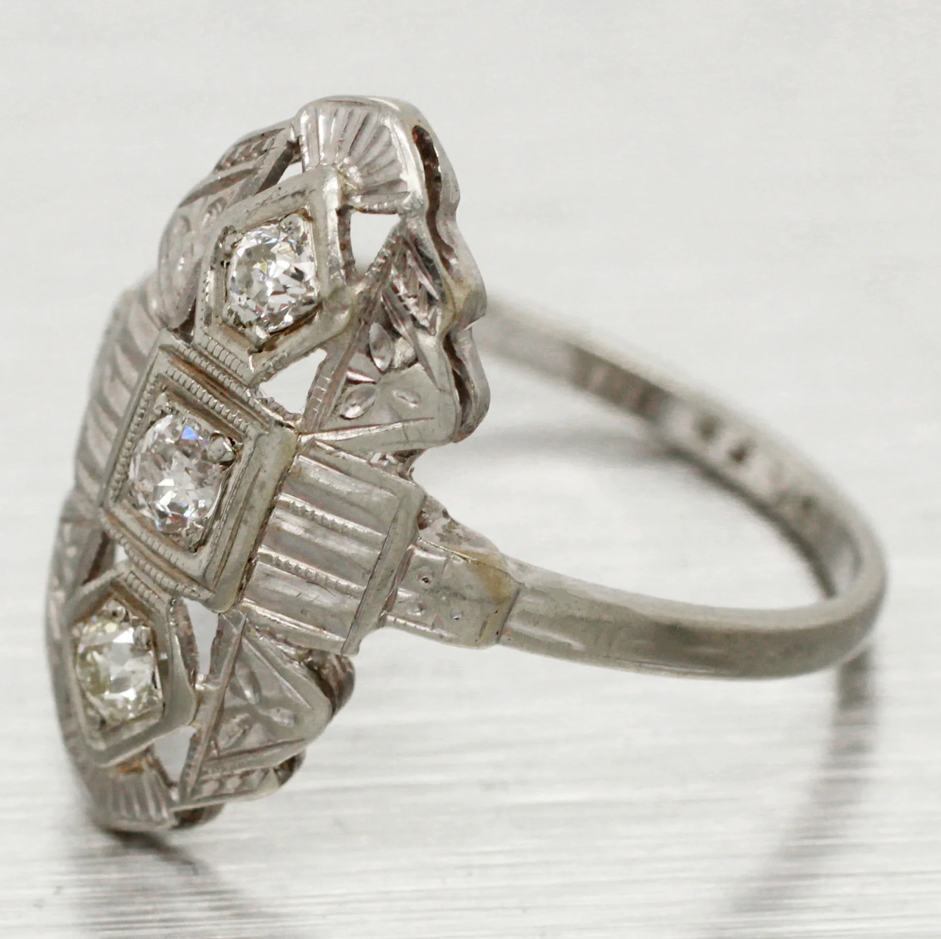Antique Art Deco 0.20ctw Diamond Filigree Cocktail Ring - 18k White Gold - Image 2