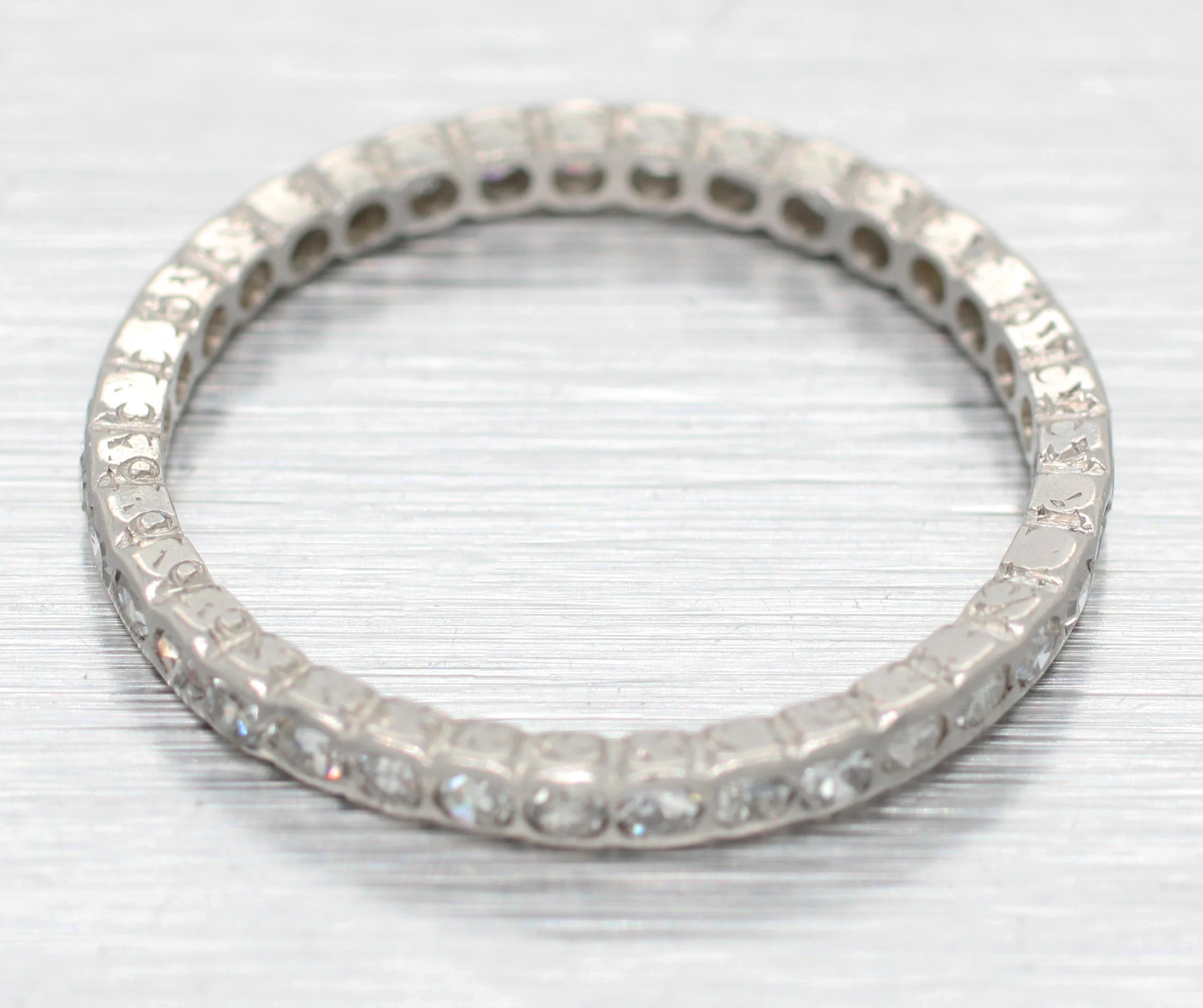 Antique Art Deco 0.20ctw Single Cut Diamond Wedding Band Ring - Platinum - Image 3