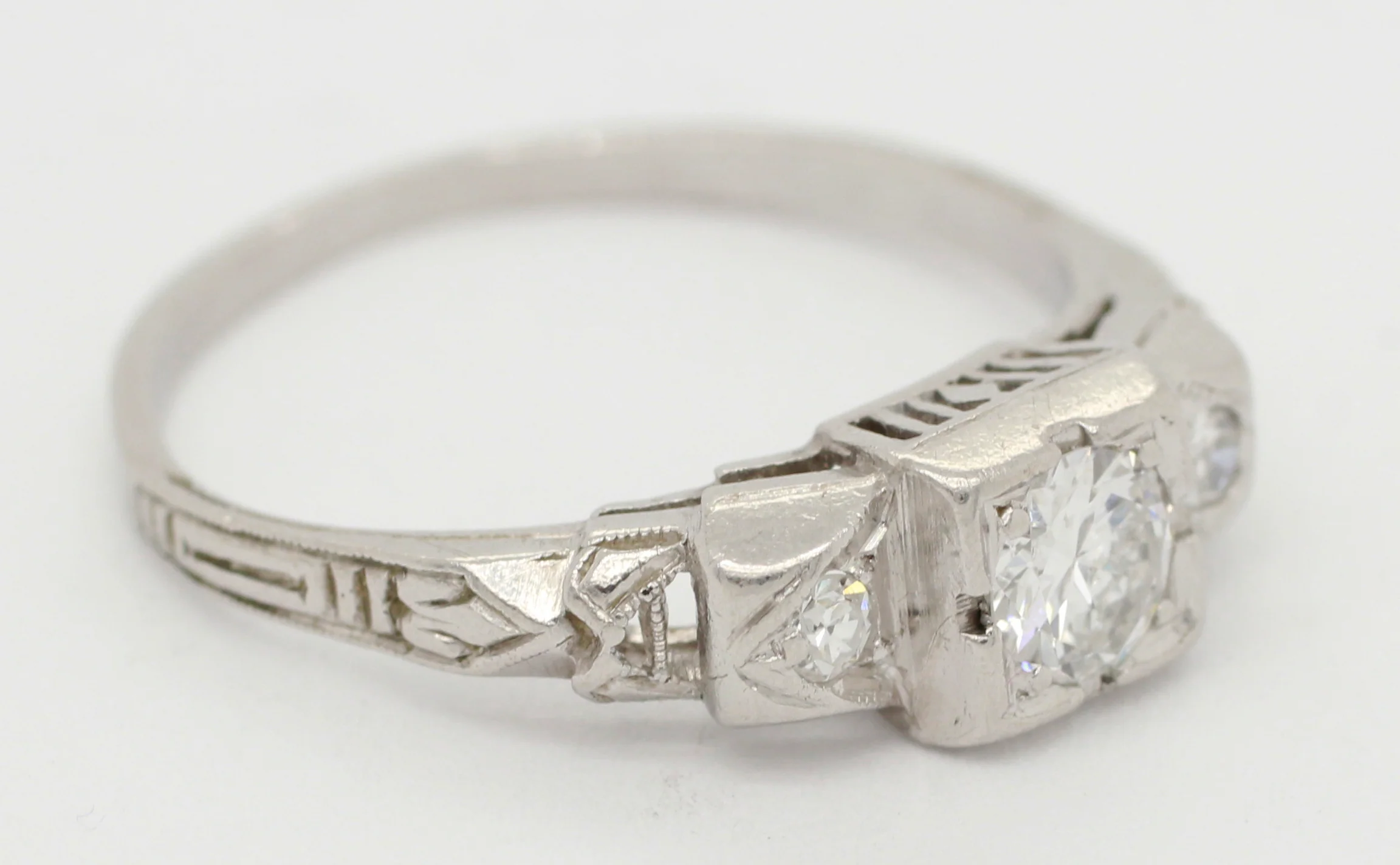 Antique Art Deco 0.25ctw Diamond Three Stone Ring in 900 Platinum | Size 6.25 - Image 4