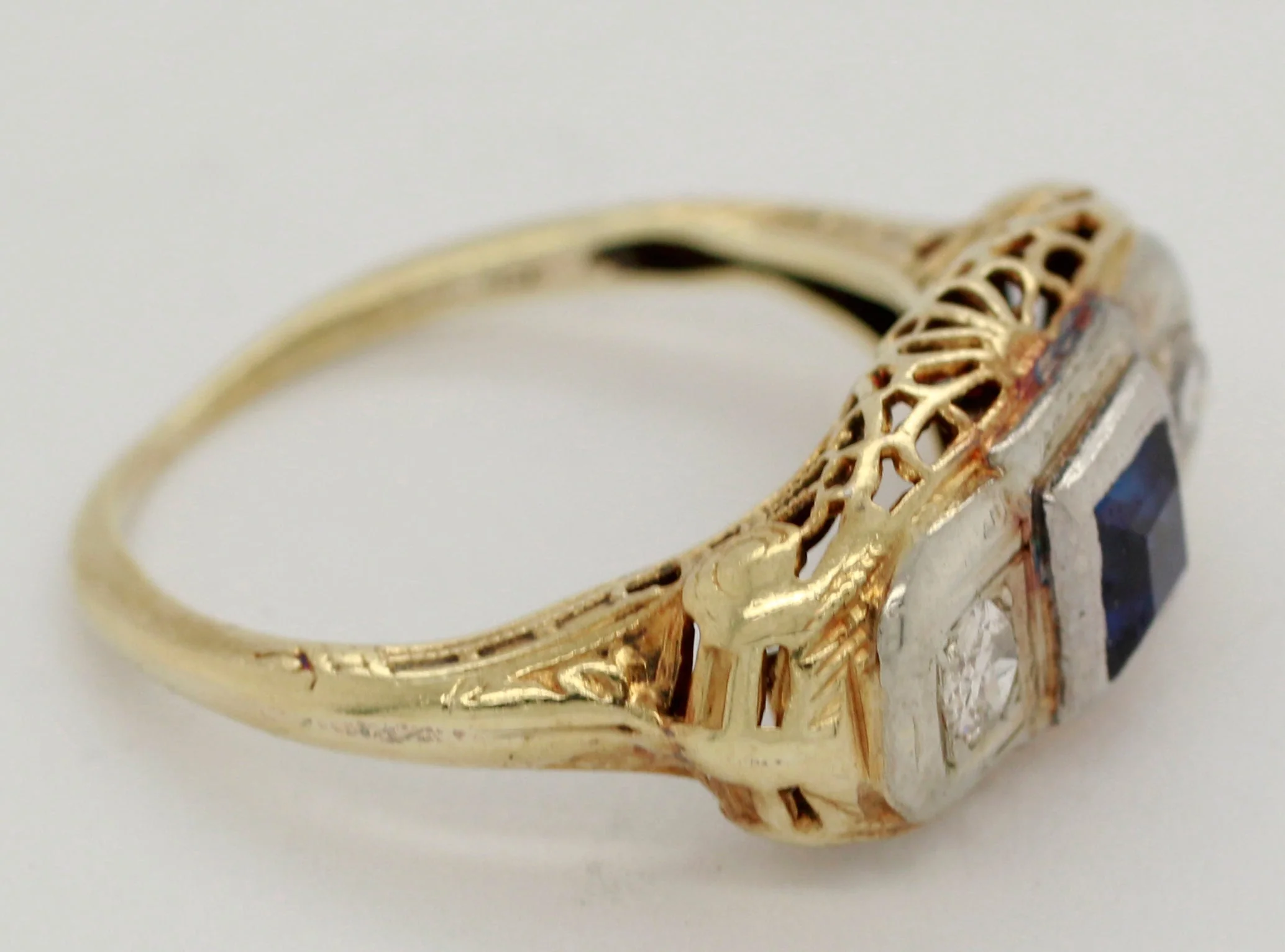 Antique Art Deco 0.30ctw Sapphire & Diamond Filigree Band Ring - 14k Yellow Gold - Image 2