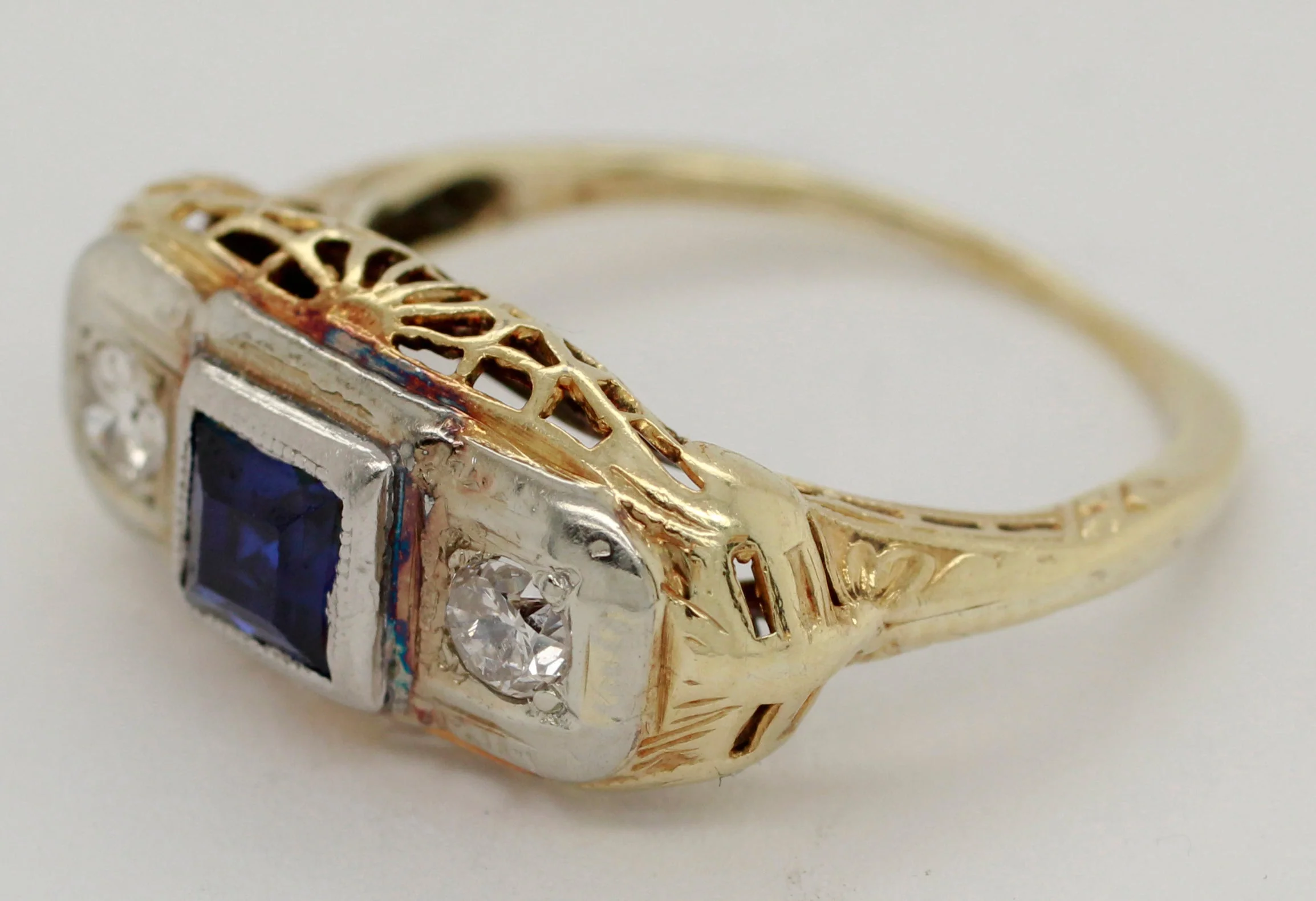 Antique Art Deco 0.30ctw Sapphire & Diamond Filigree Band Ring - 14k Yellow Gold - Image 4