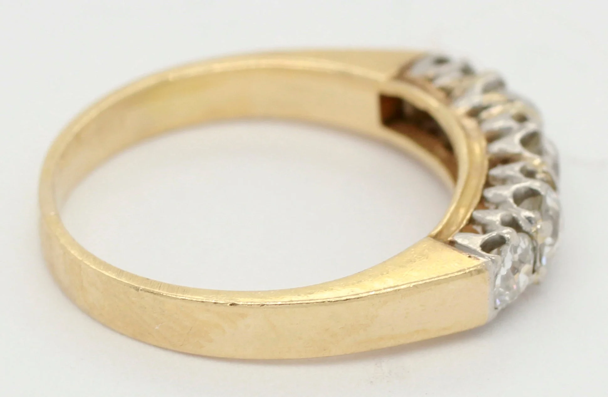 Antique Art Deco 0.60ctw Single Row Diamond Band Ring - 14k Yellow Gold - Image 4