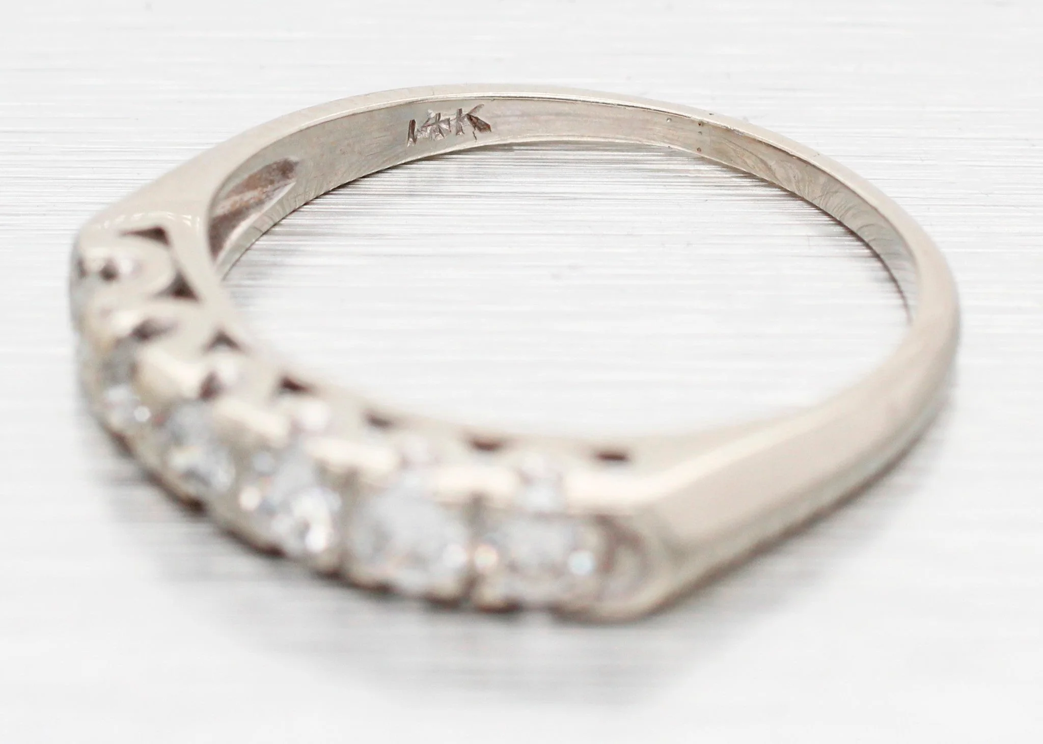 Antique Art Deco 0.60ctw Single-Row Diamond Wedding Band Ring - 14k White Gold - Image 3