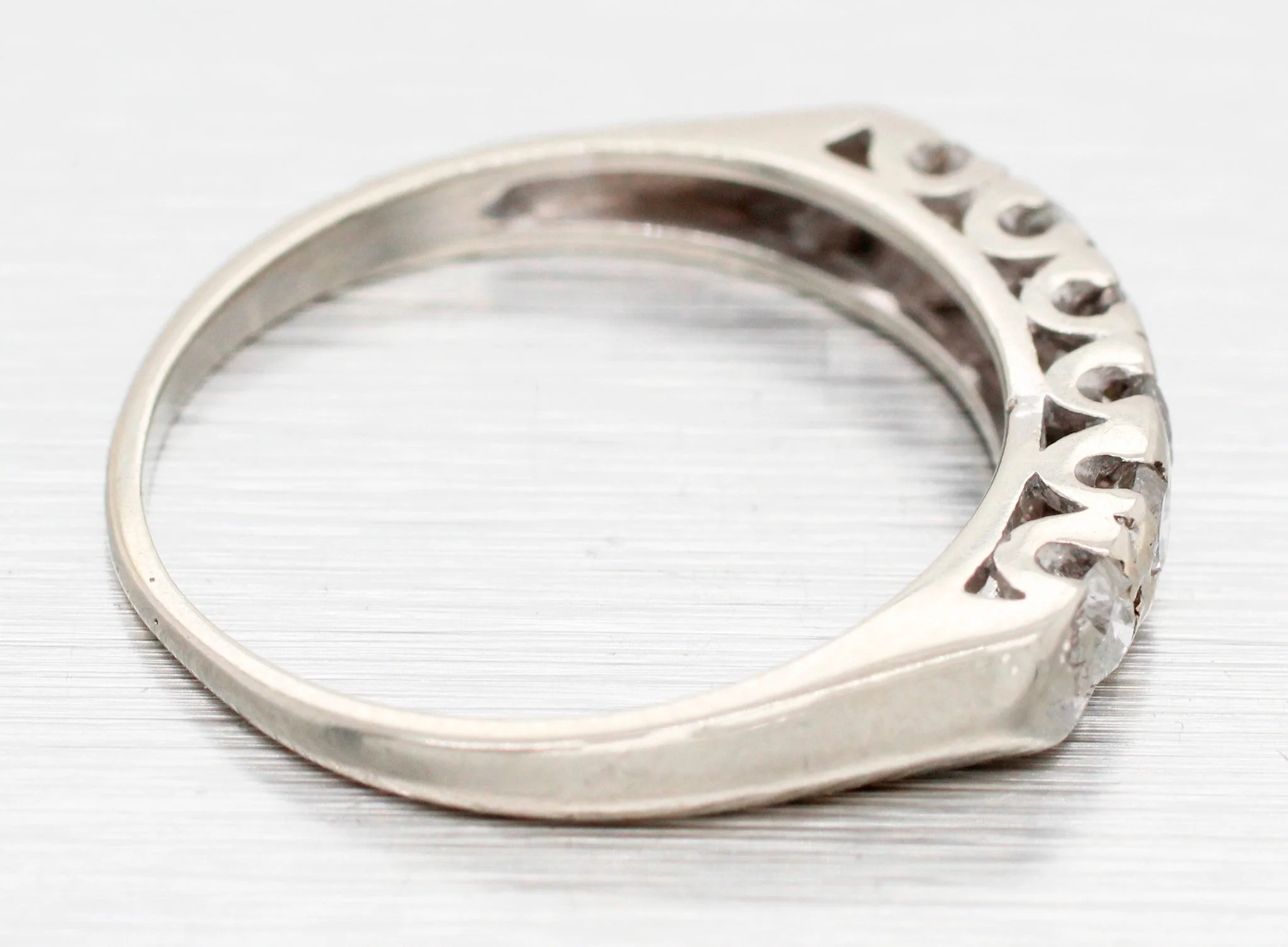 Antique Art Deco 0.60ctw Single-Row Diamond Wedding Band Ring - 14k White Gold - Image 4