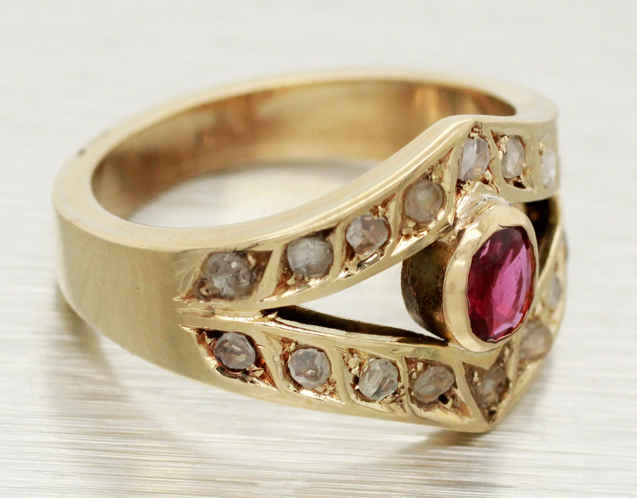 Antique Art Deco Ruby & Rose Cut Diamond Ring - 14k Yellow Gold Split Shank Band - Image 3