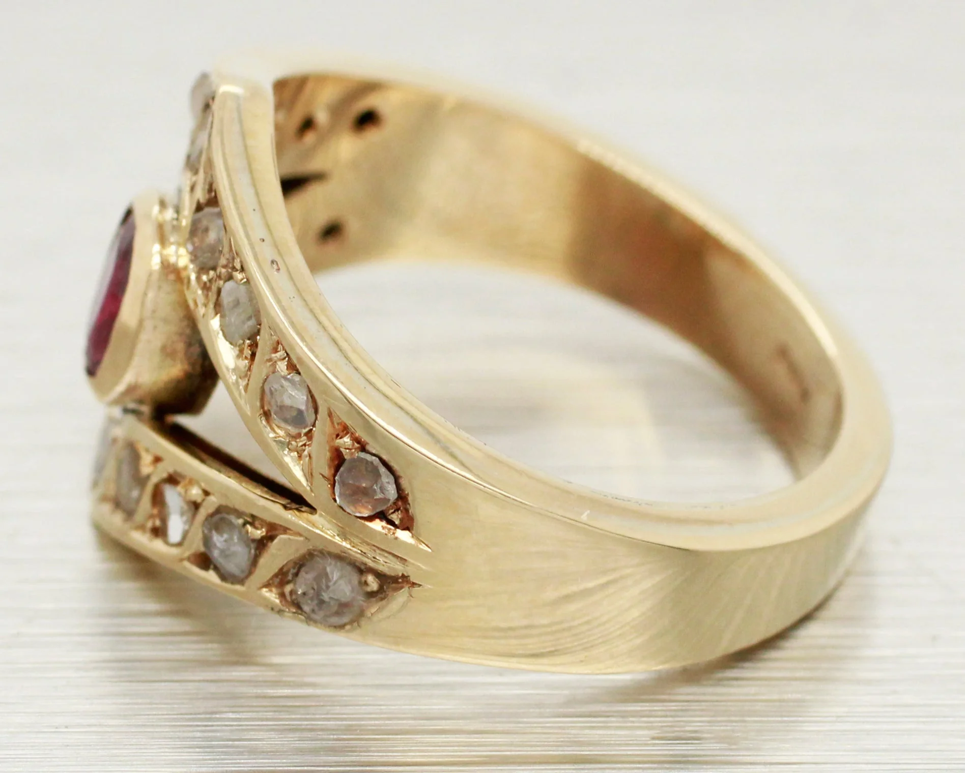 Antique Art Deco Ruby & Rose Cut Diamond Ring - 14k Yellow Gold Split Shank Band - Image 4