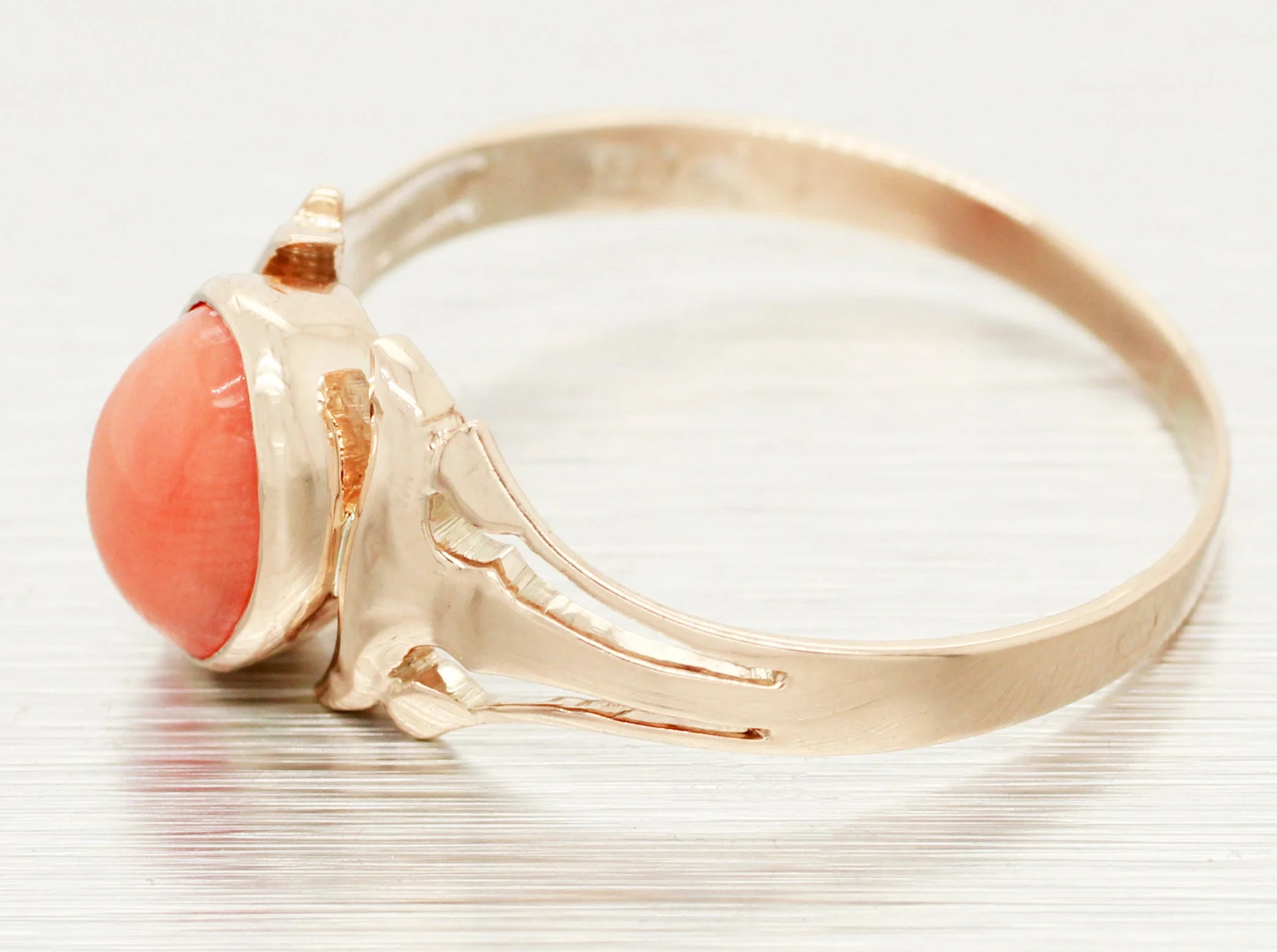 Antique Art Nouveau Angel Skin Coral Solitaire Ring - 14k Yellow Gold Size 8.75 - Image 2