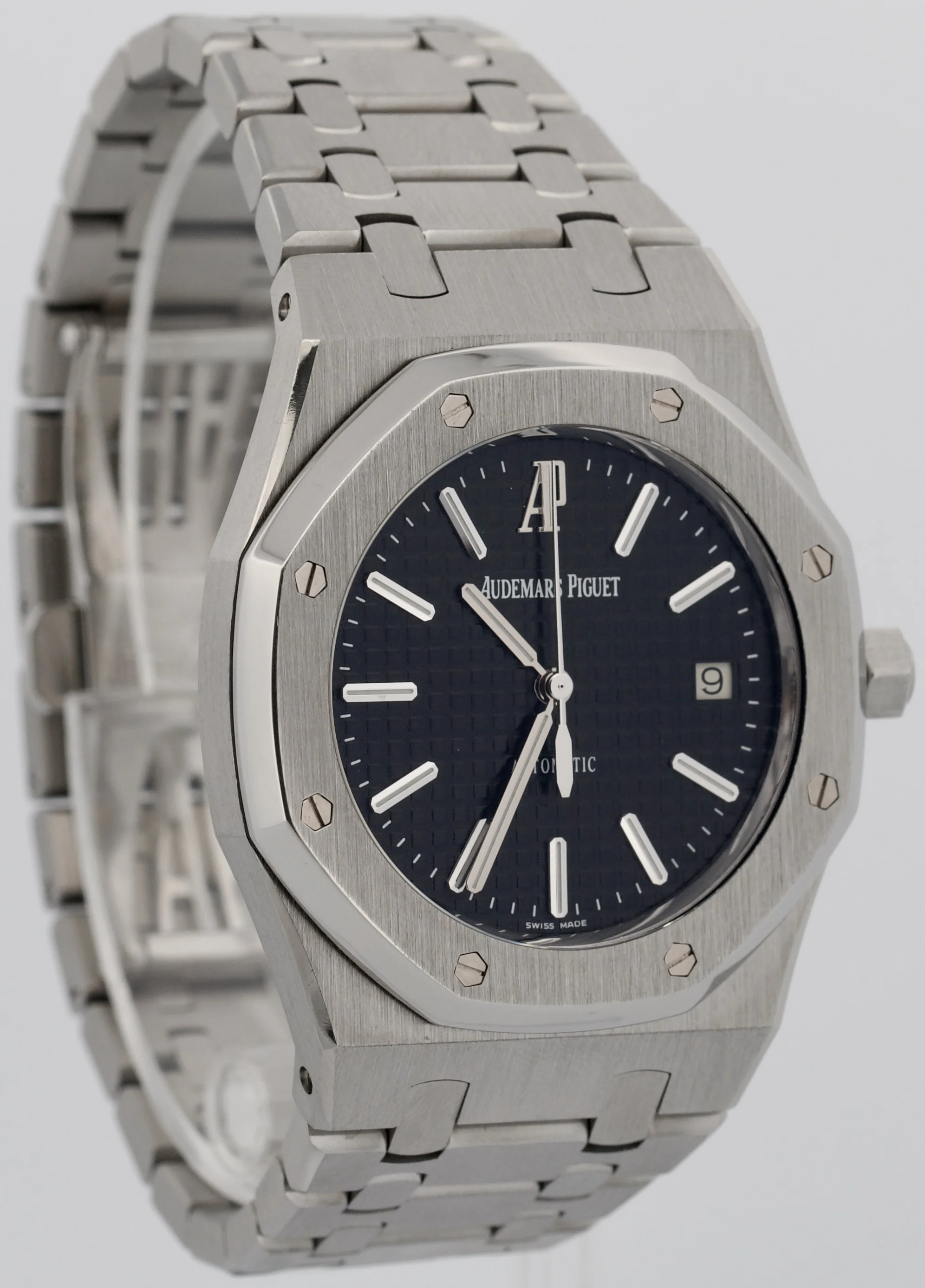 Audemars Piguet Royal Oak BLACK 39mm Stainless 15300ST.OO.1220ST.03 Watch BOX - Image 4