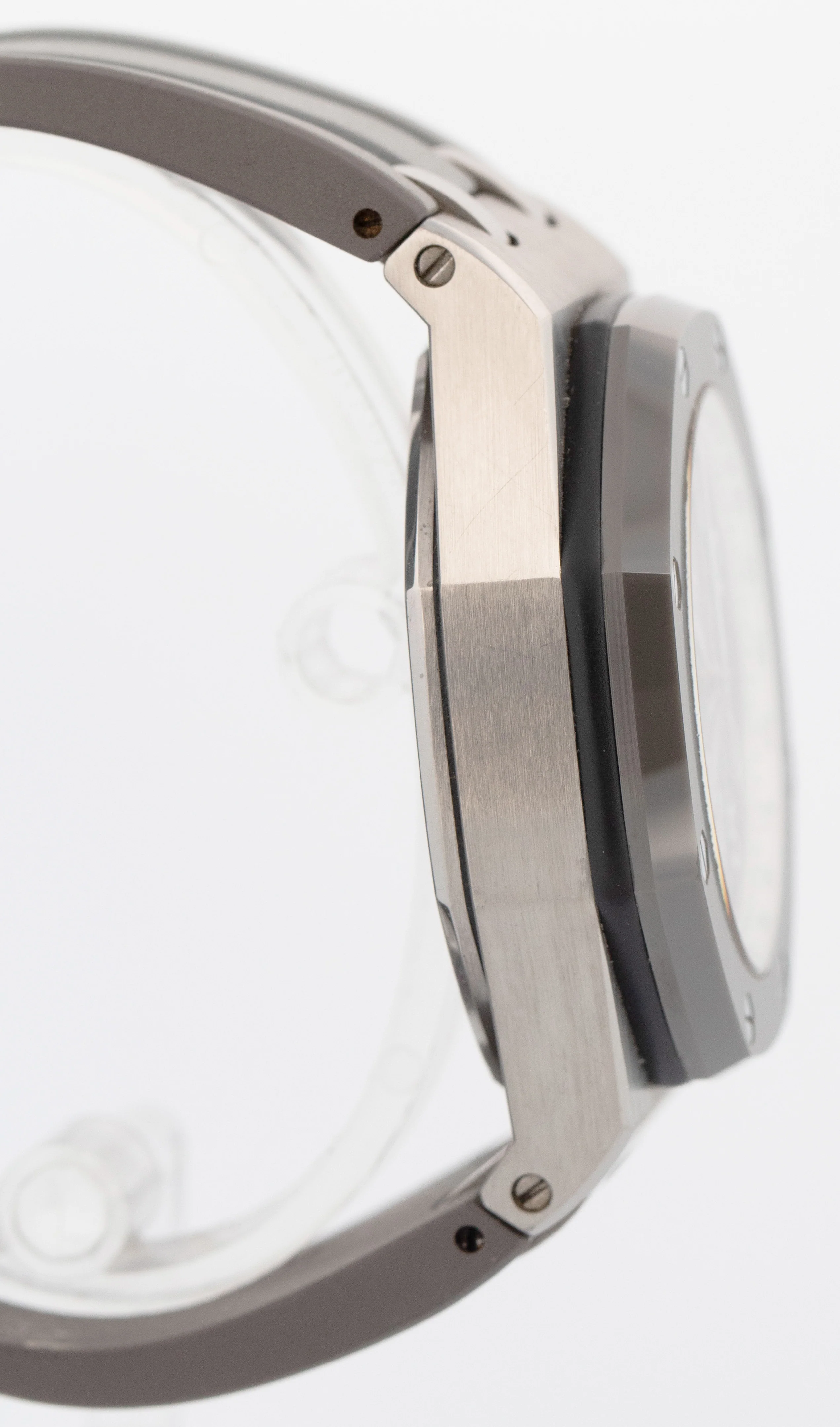 Audemars Piguet Royal Oak GHOST Ceramic Grey Titanium 42mm 26470IO.OO.A006CA.01 - Image 4