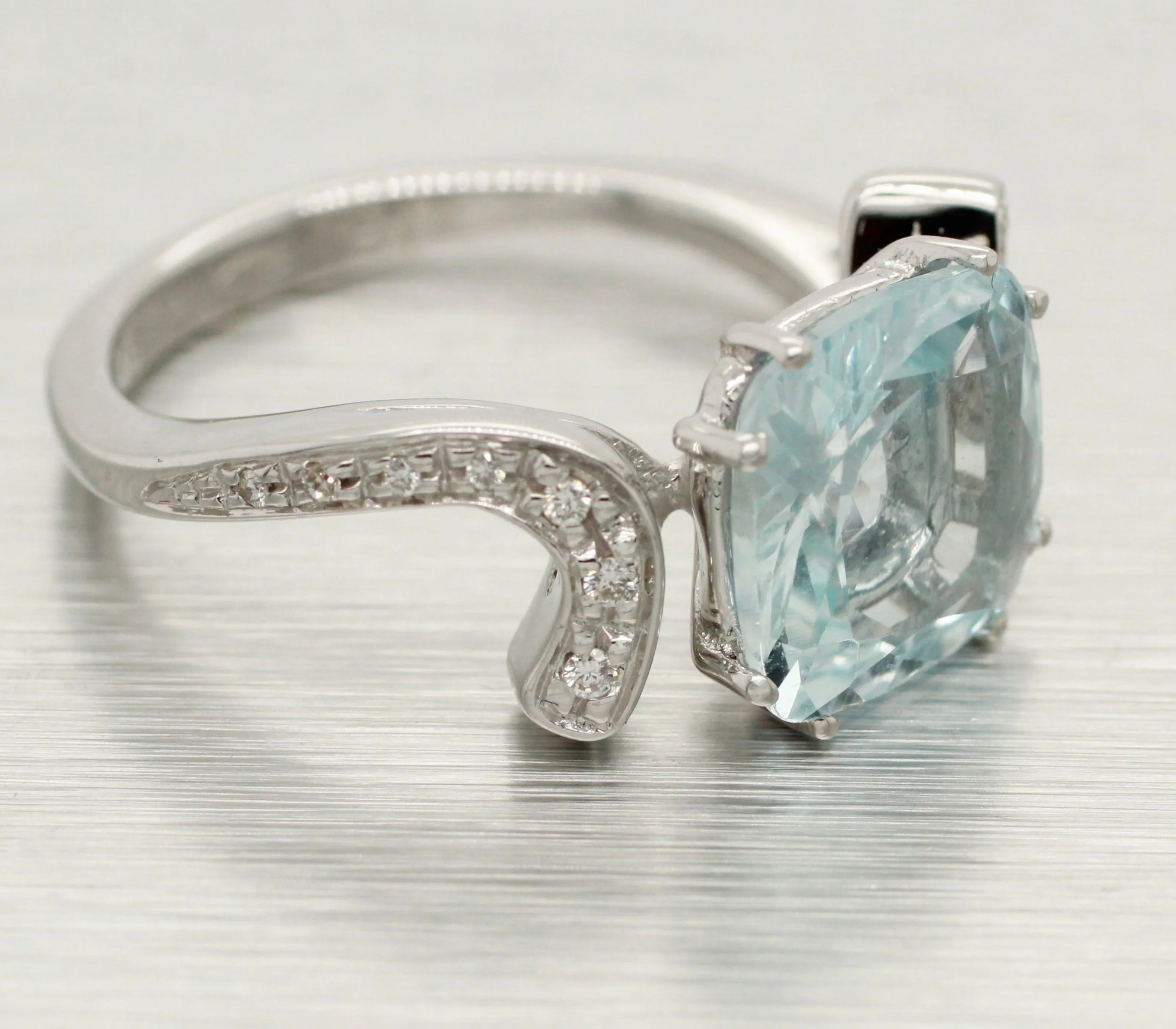 Comete 3ct Aquamarine Cocktail Ring - Diamond Accents - 18k White Gold Setting - Image 3