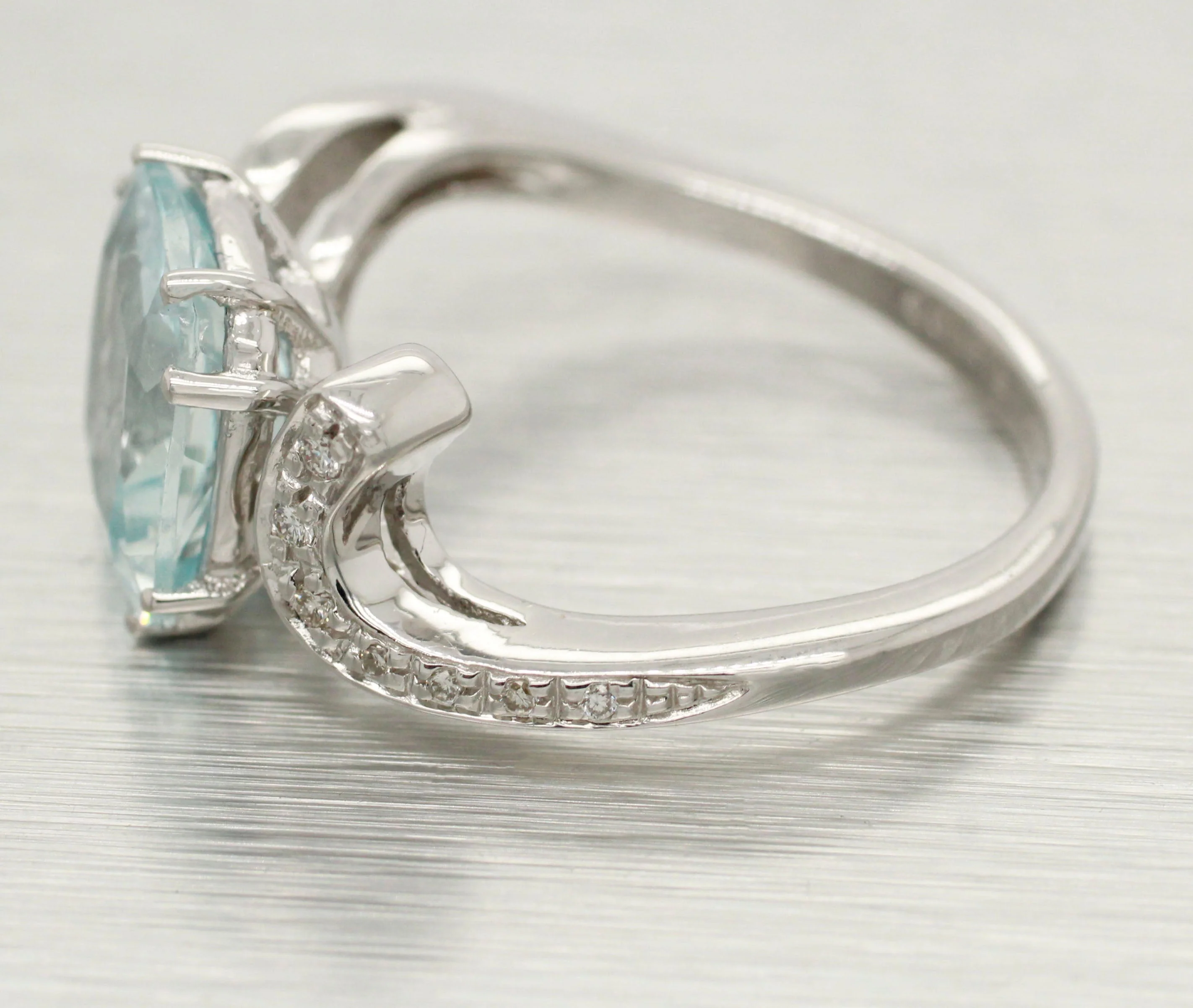 Comete 3ct Aquamarine Cocktail Ring - Diamond Accents - 18k White Gold Setting - Image 4