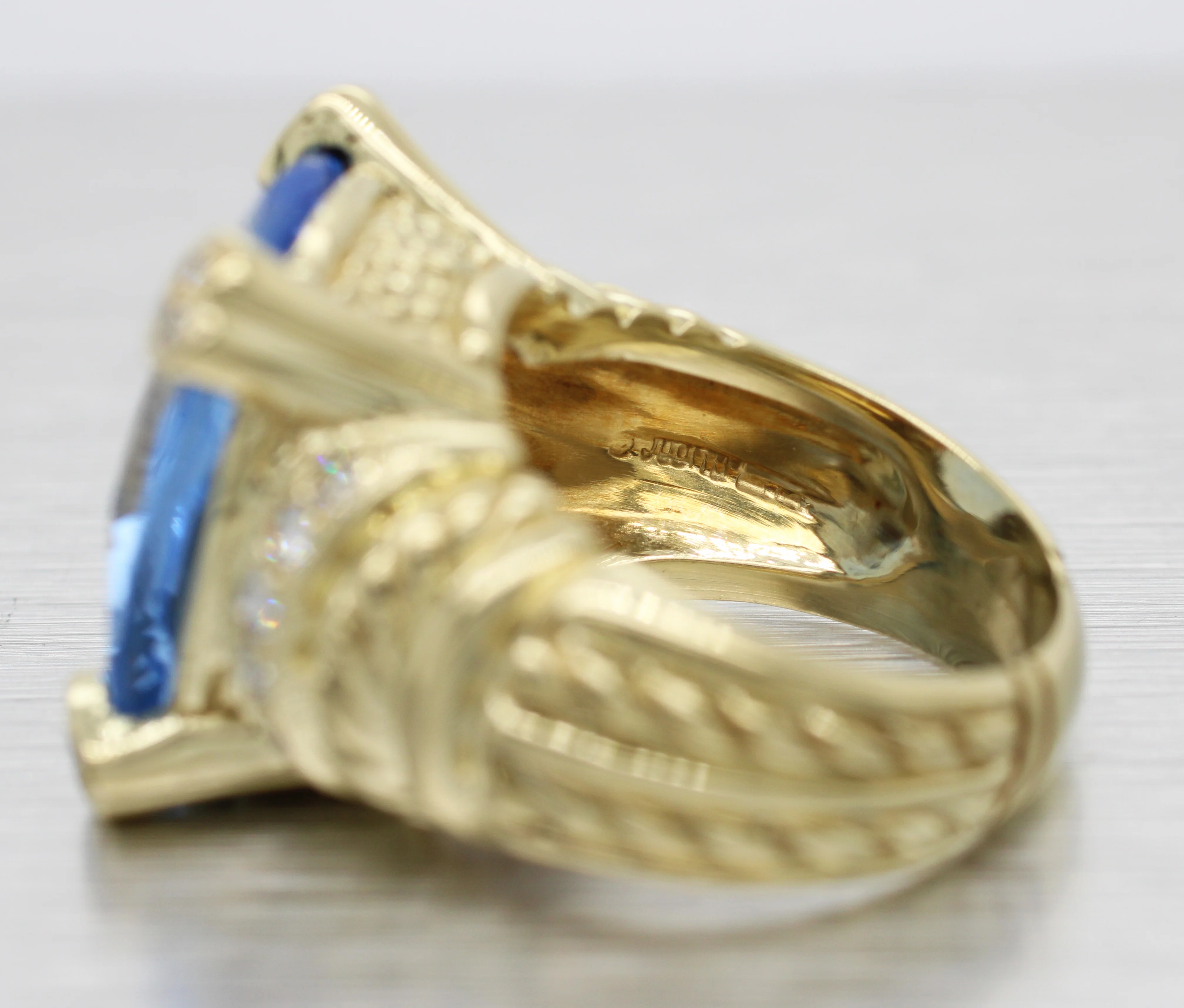 Judith Ripka Monaco Large Blue Quartz & Diamond Cocktail Ring - 18k Yellow Gold - Image 5