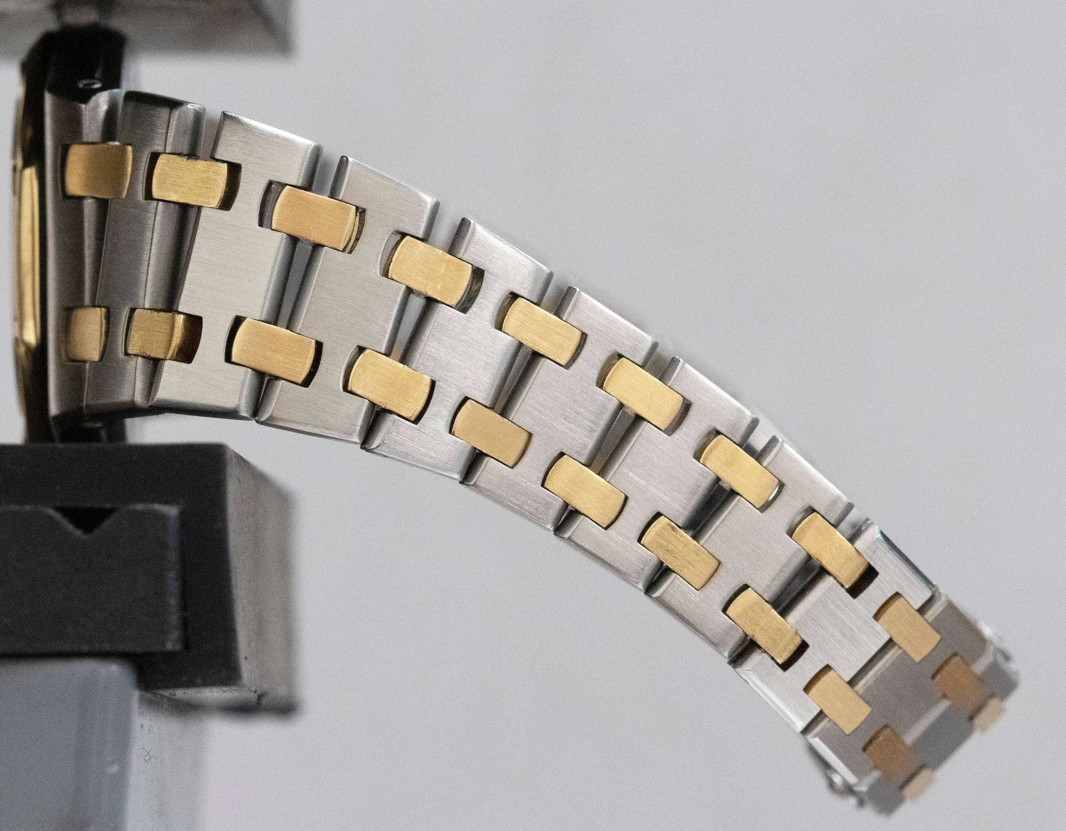 Ladies Audemars Piguet Royal Oak Gray Quartz Two-Tone Gold 26mm 6007SA Watch - Image 10