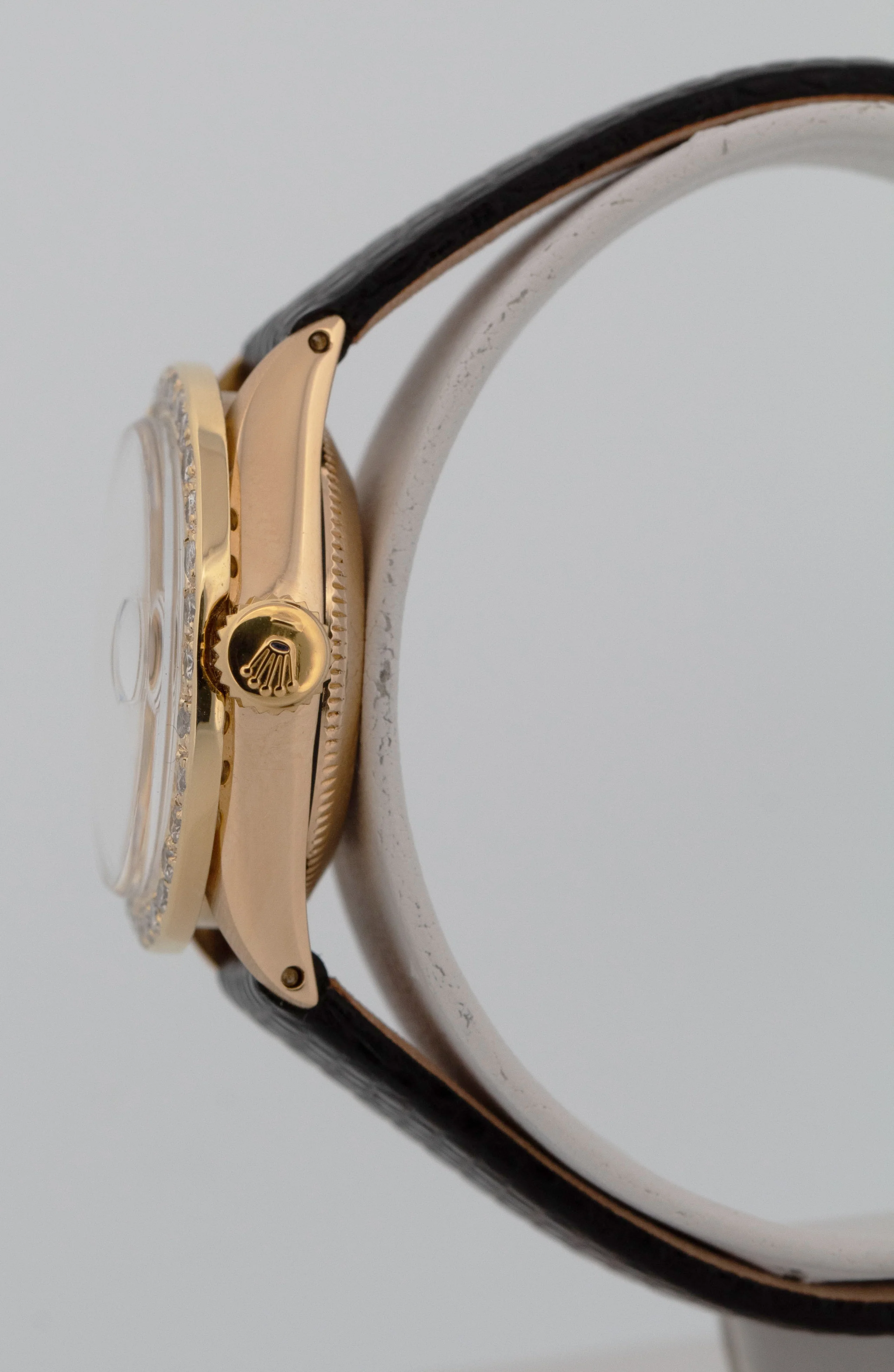 Ladies Rolex DateJust 26mm WHITE DIAMOND 18K Yellow Gold Leather 6917 Watch - Image 4