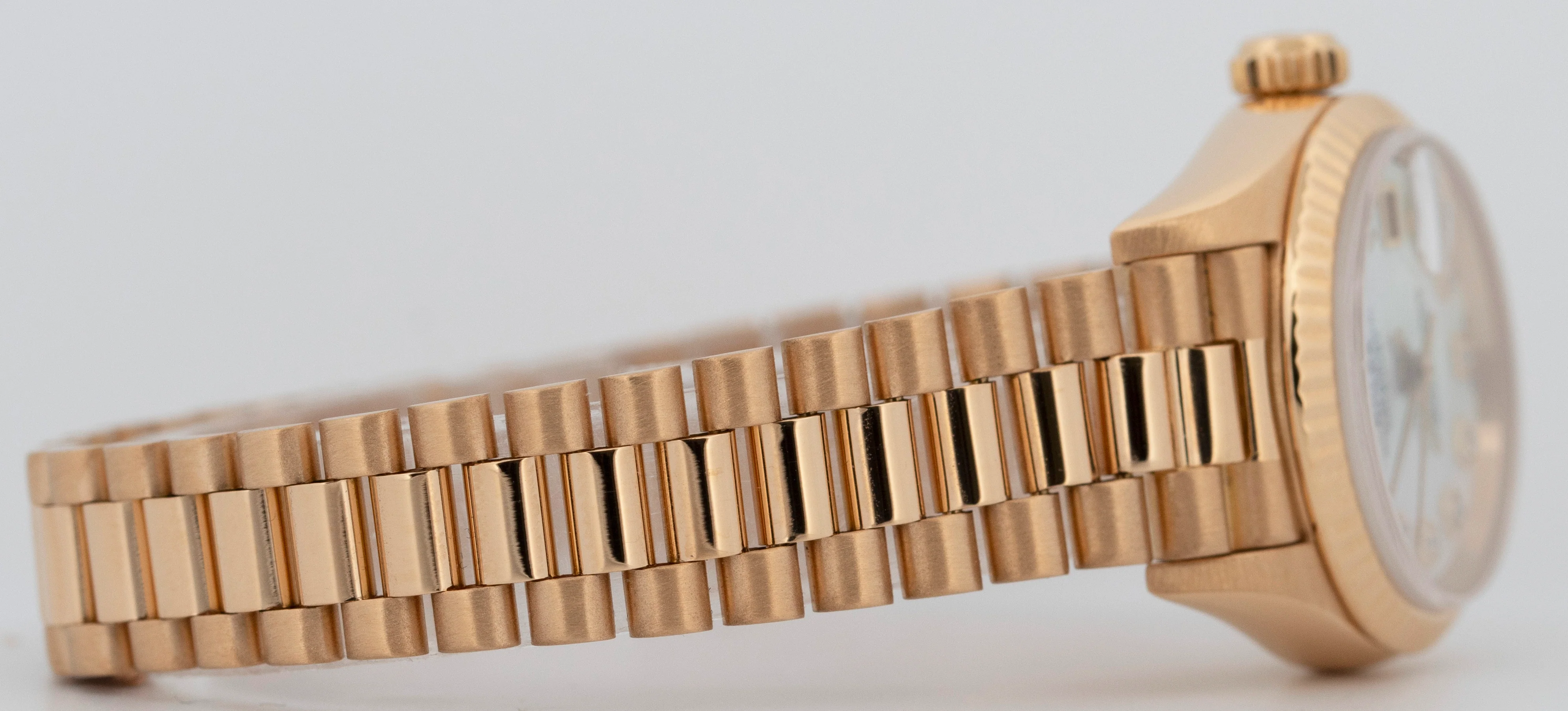 Ladies Rolex DateJust President 26mm Mother of Pearl 18K Yellow Gold 69178 Watch - Image 7