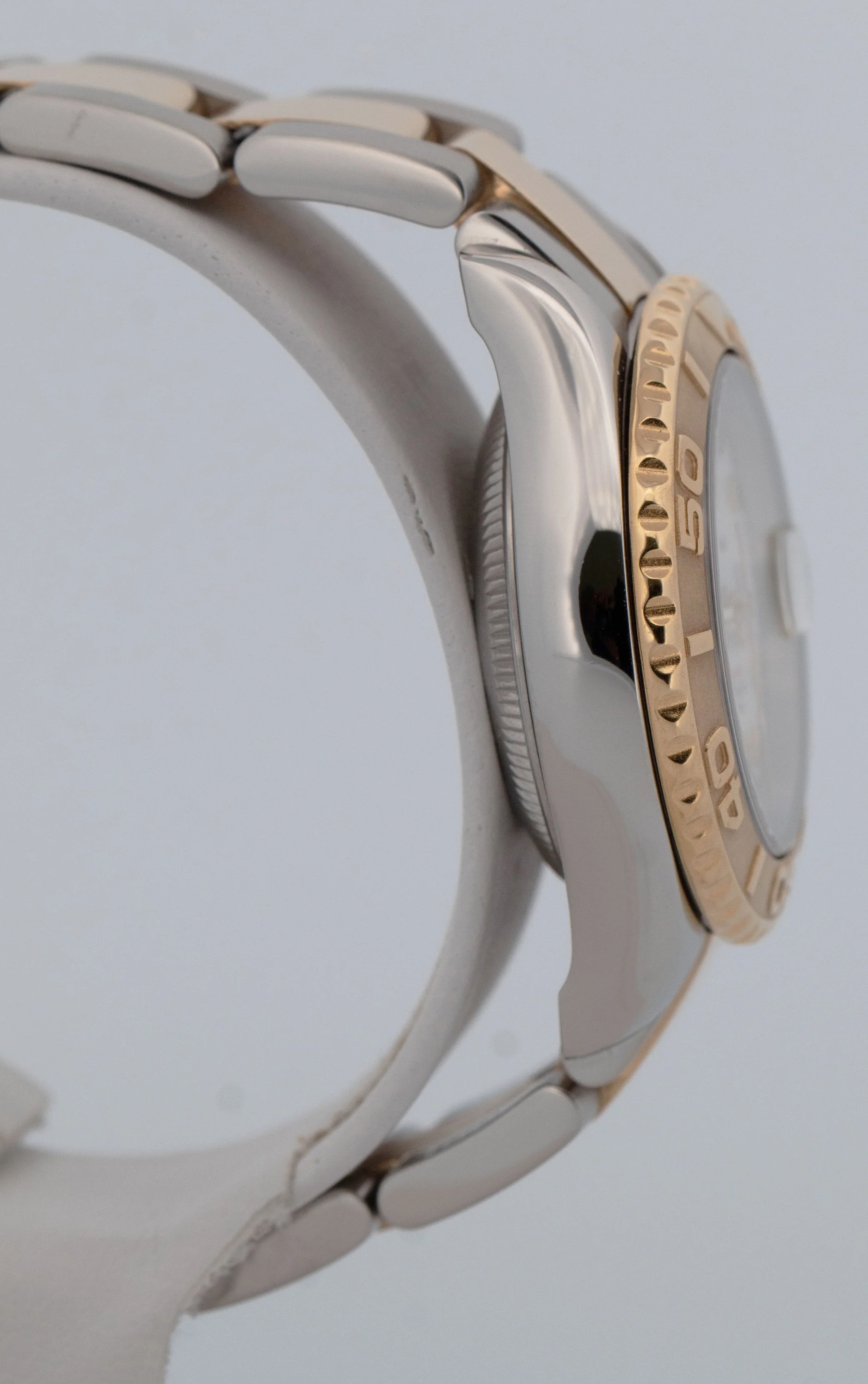 Ladies Rolex Yacht-Master 29mm 69623 White 18K Yellow Gold Steel Date Dive Watch - Image 4
