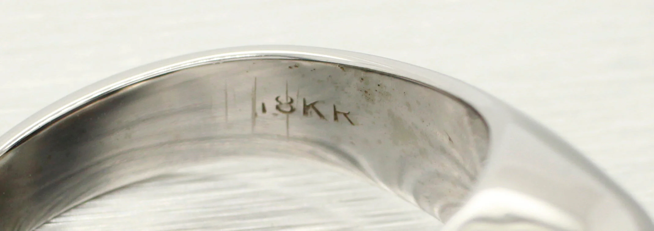 Men's Modern 7ct Blue Star Sapphire Band Ring  - 18k White Gold | Size 10.5 - Image 4