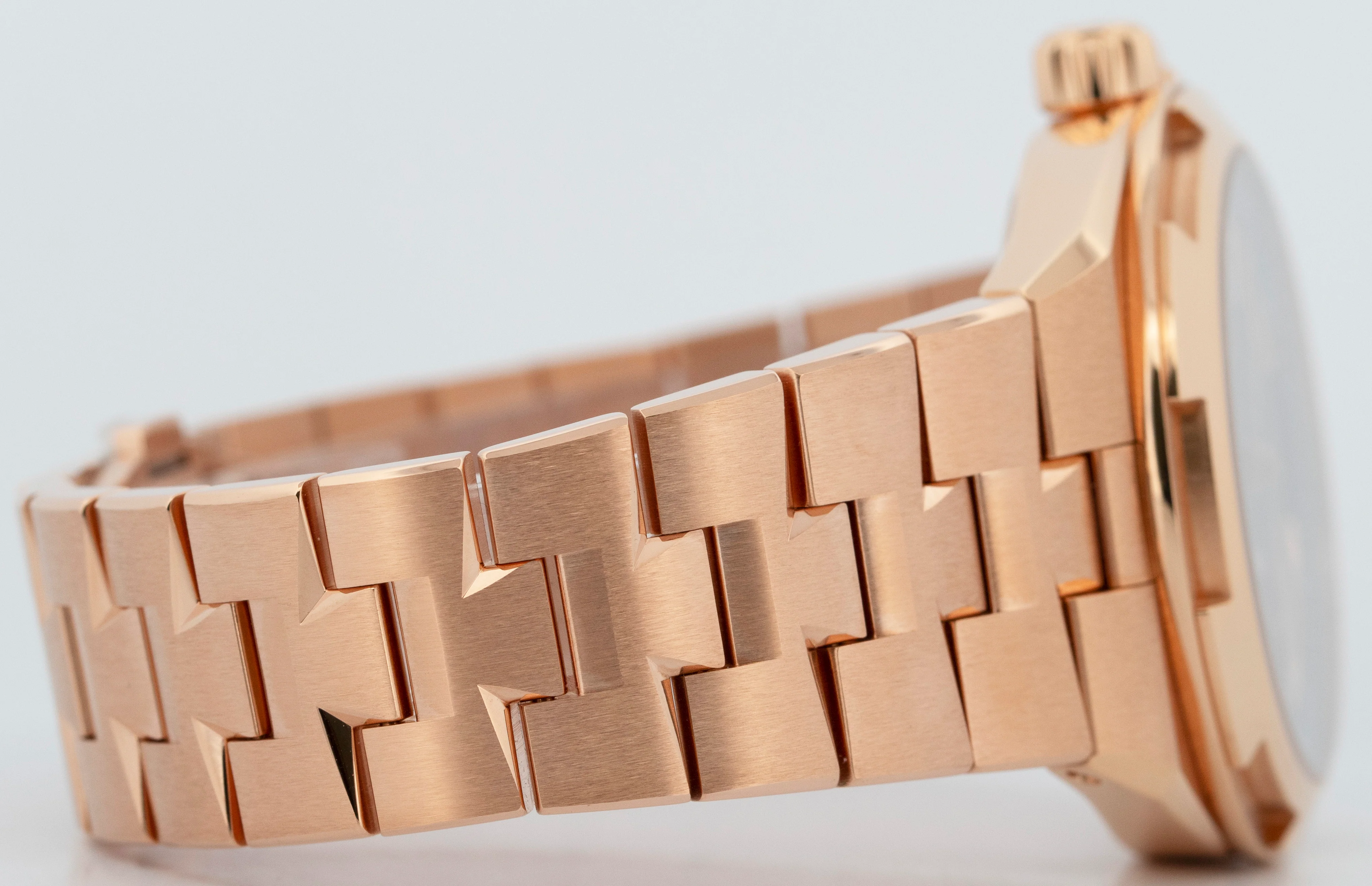 NEW 2024 PAPERS Vacheron Constantin Overseas Green 41mm Rose Gold 7920V/210R BOX - Image 9