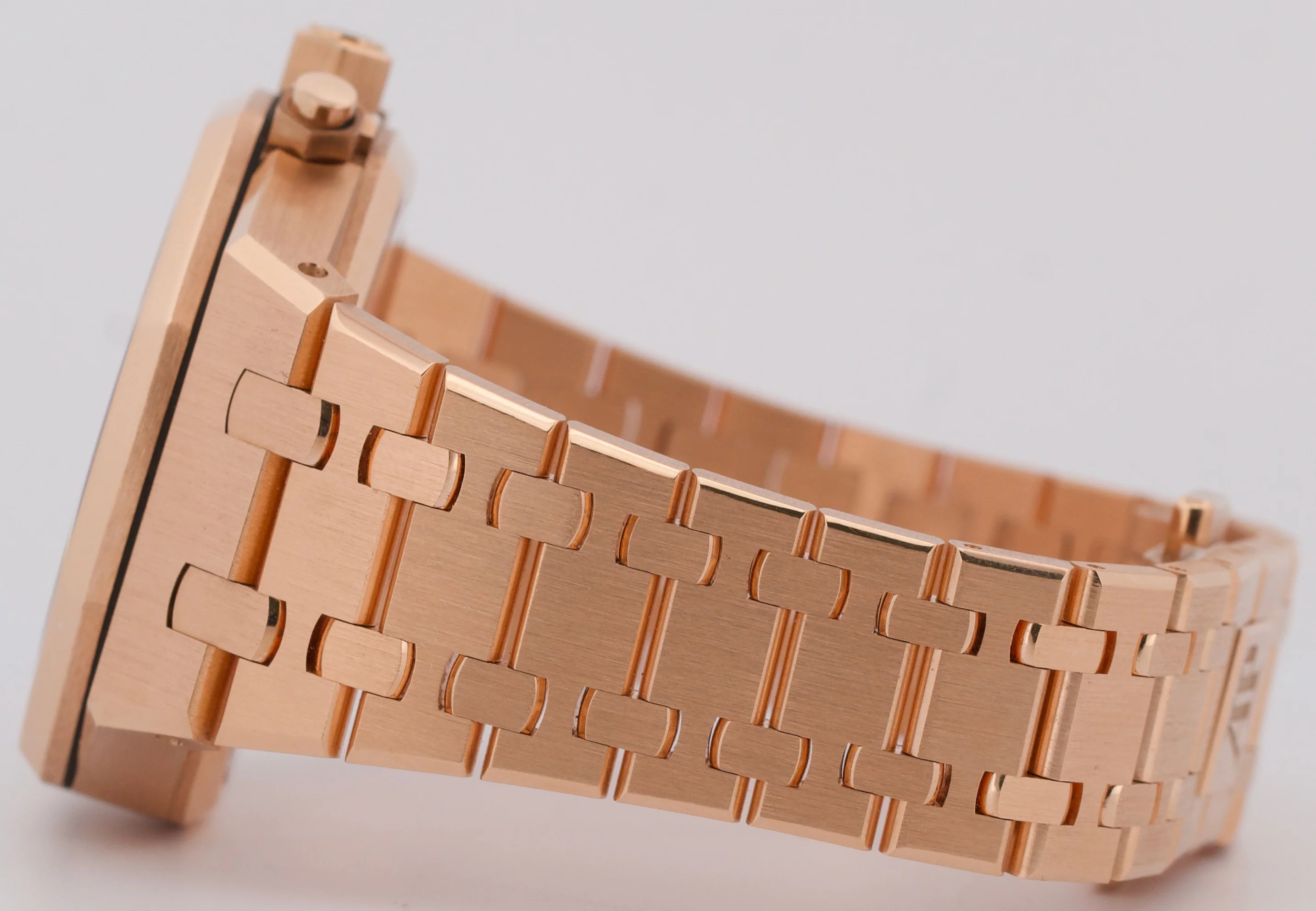 PAPERS Audemars Piguet Royal Oak BLUE 38mm 18K Gold 26715OR.OO.1356OR.01 BOX - Image 7