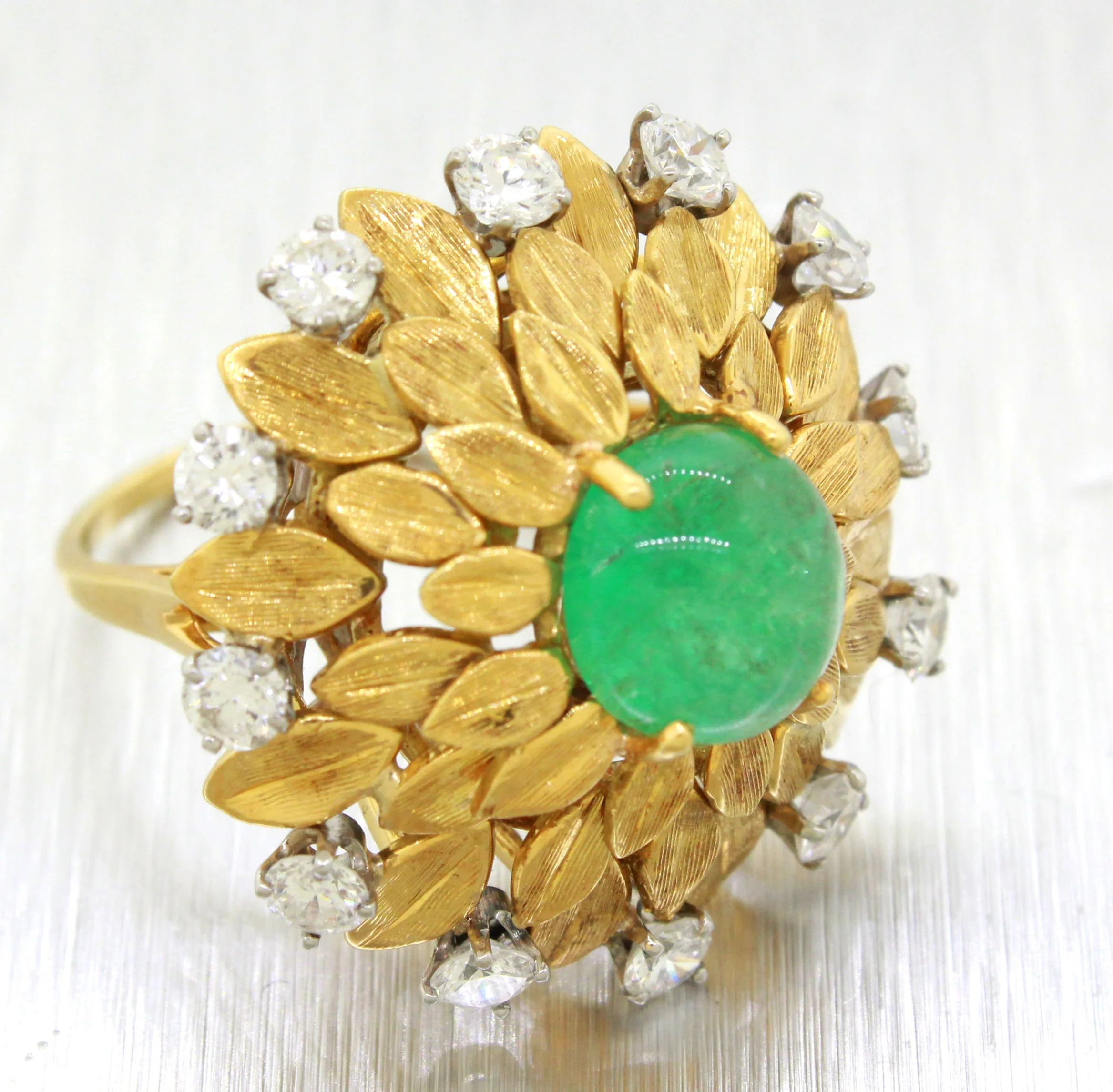 Buccellati 18k Solid Yellow Gold 2.60ct Cabochon Emerald & Diamond Cocktail Ring - Image 3