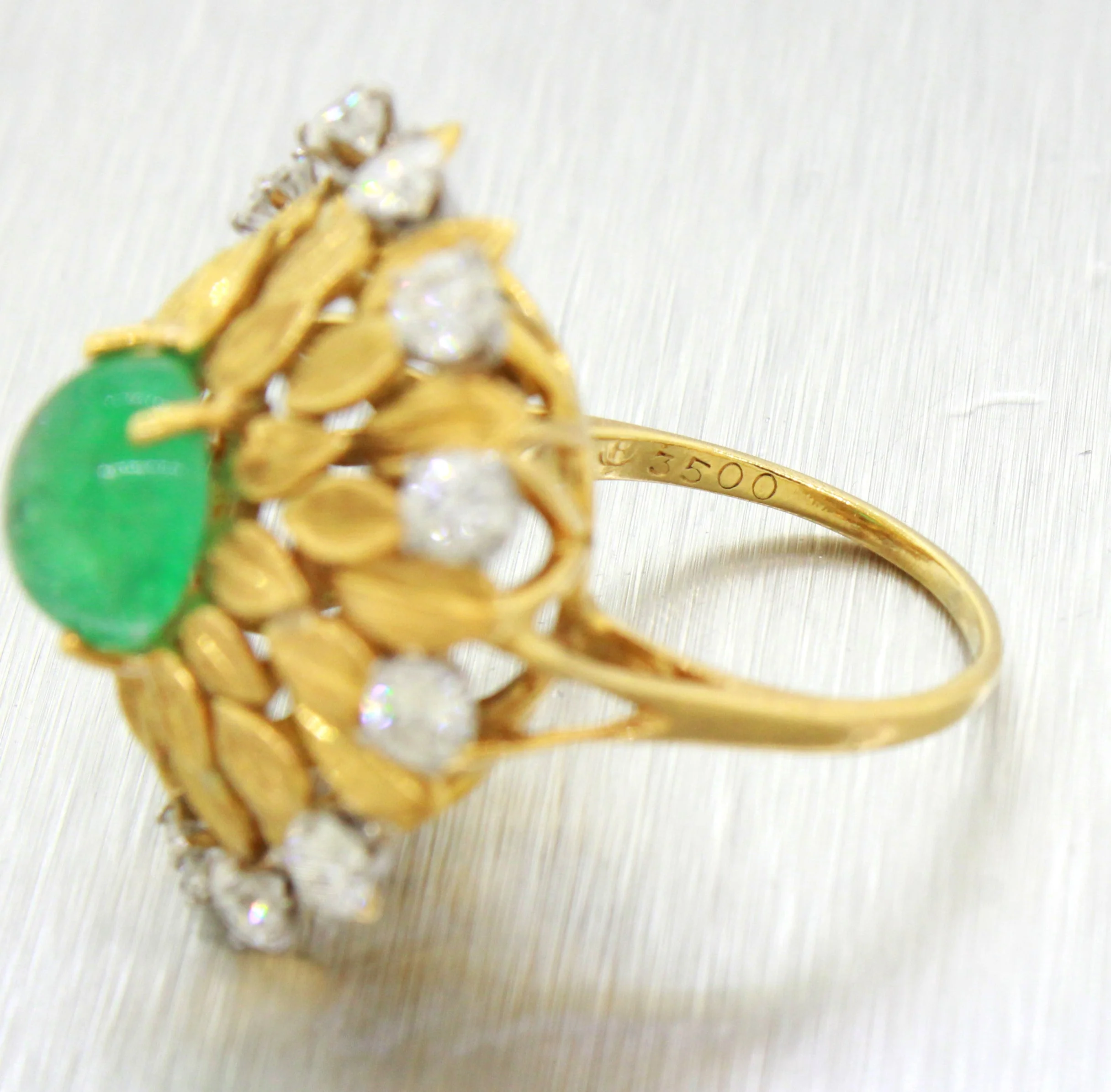 Buccellati 18k Solid Yellow Gold 2.60ct Cabochon Emerald & Diamond Cocktail Ring - Image 4