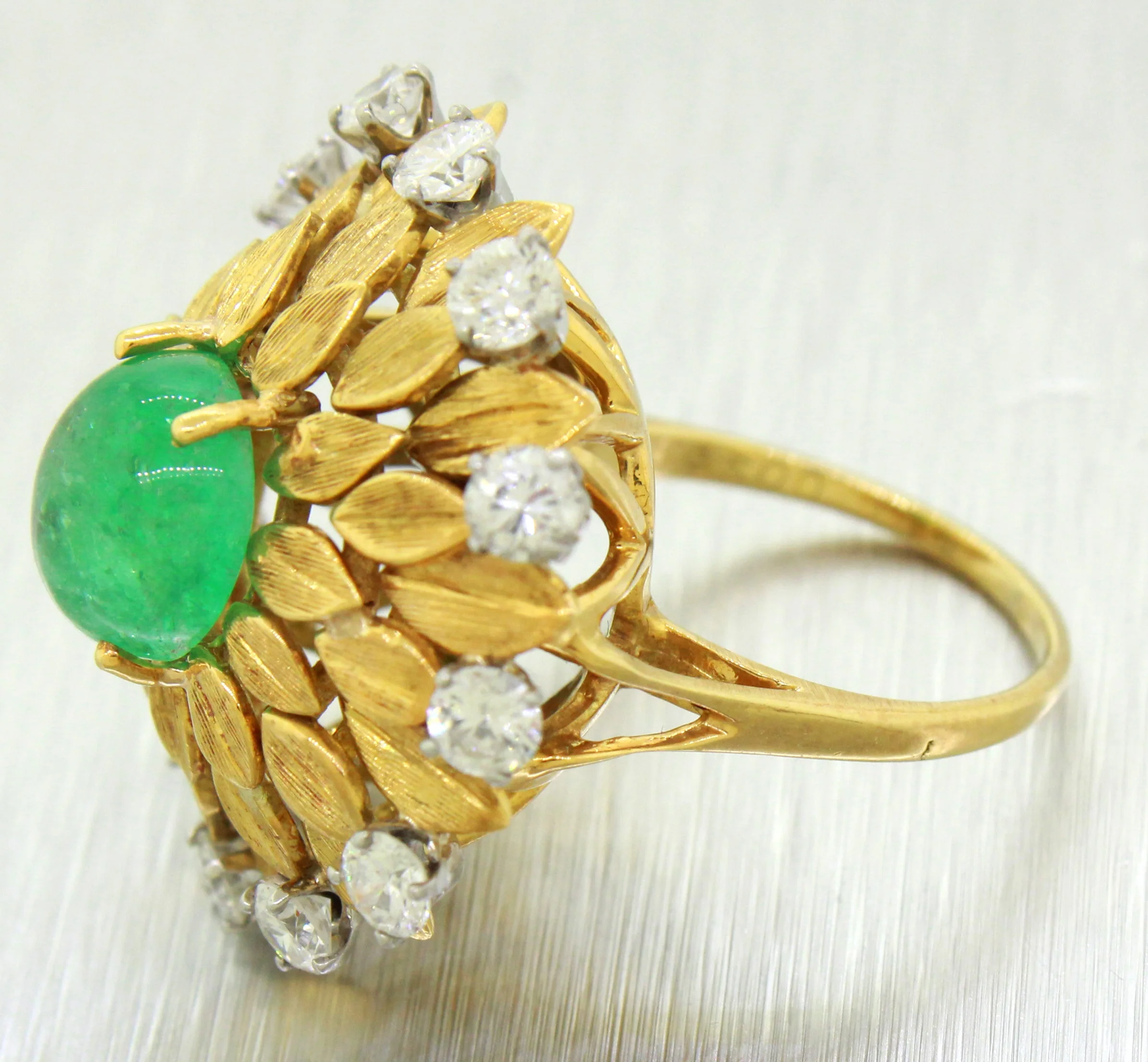 Buccellati 18k Solid Yellow Gold 2.60ct Cabochon Emerald & Diamond Cocktail Ring - Image 5
