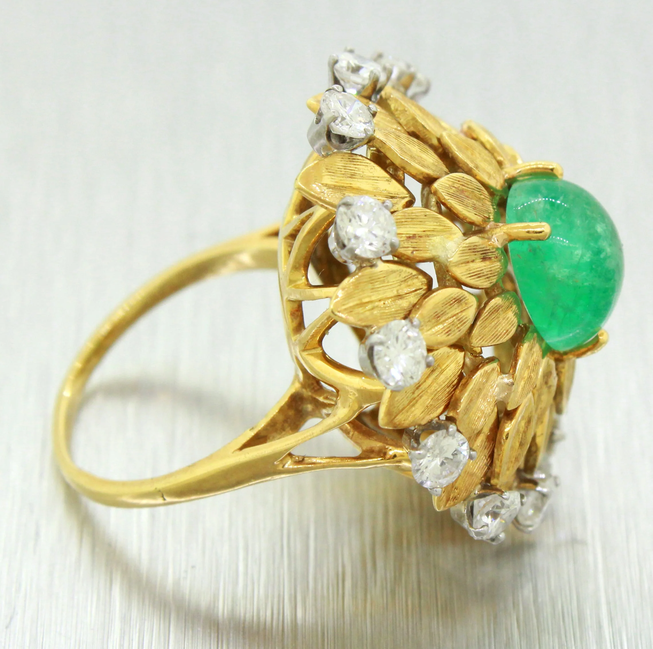 Buccellati 18k Solid Yellow Gold 2.60ct Cabochon Emerald & Diamond Cocktail Ring - Image 7