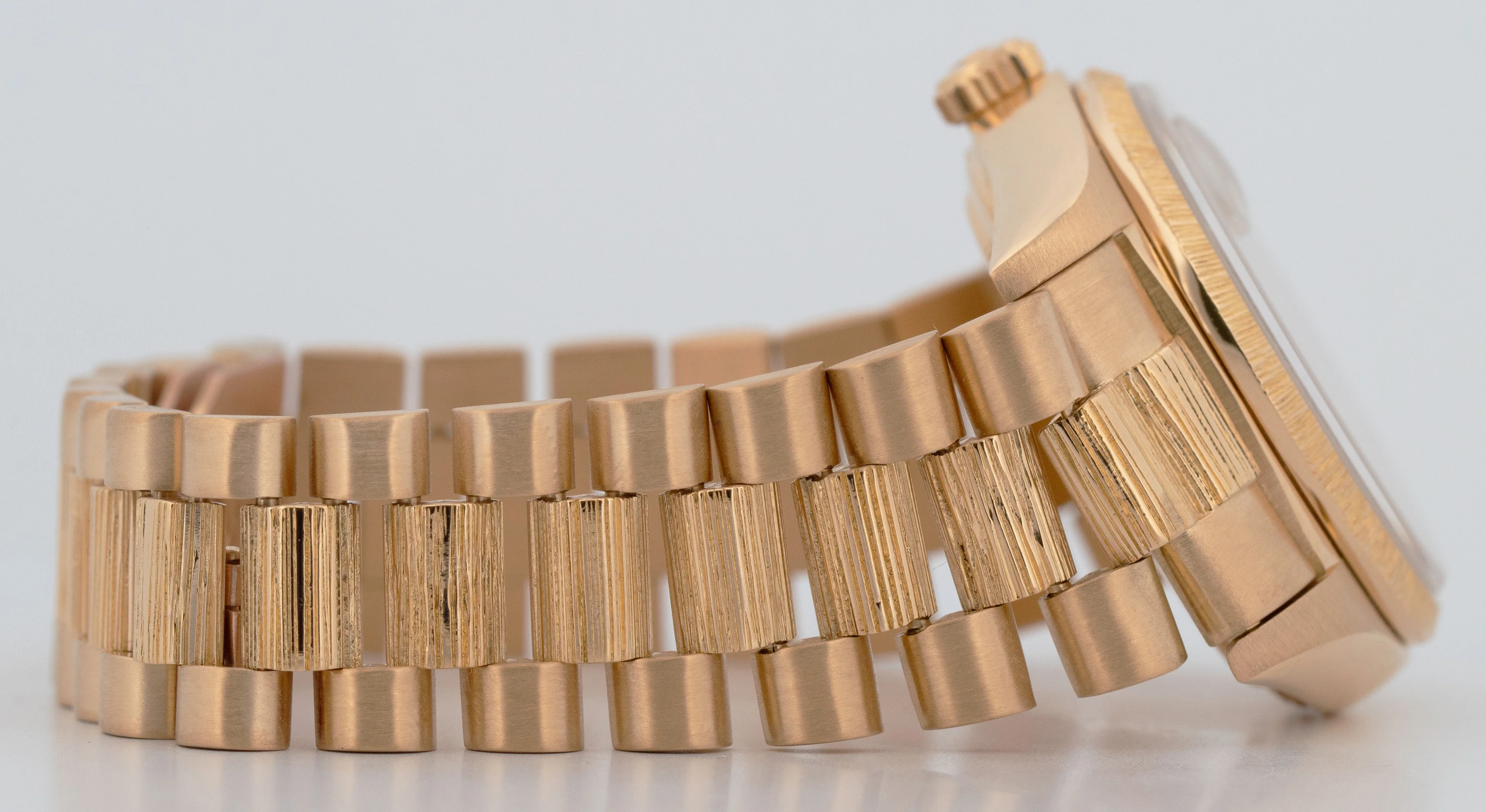 Rolex Day-Date President 36mm Champagne DIAMOND BARK 18K Yellow Gold Watch 18078 - Image 6