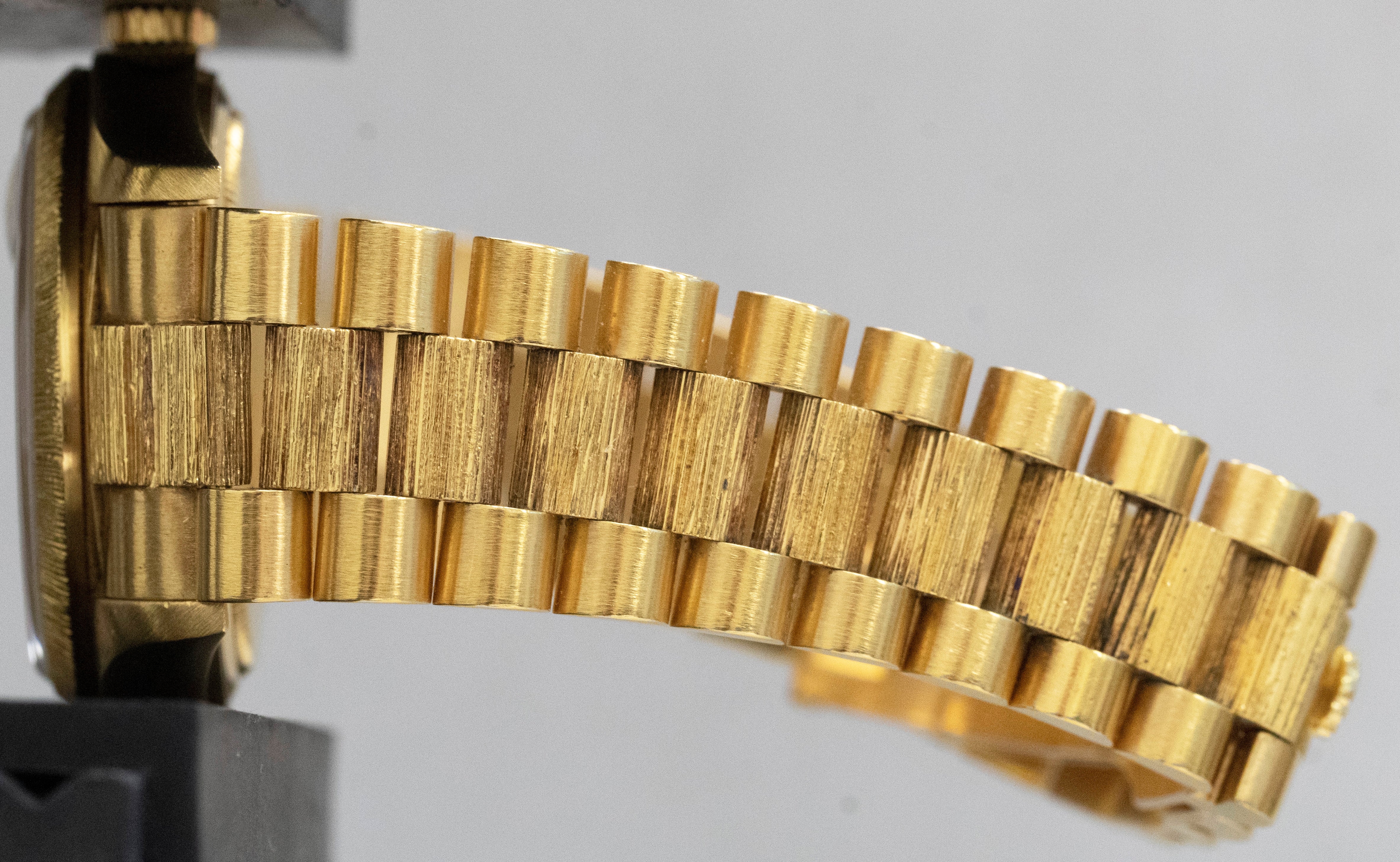 Rolex Day-Date President 36mm Silver BARK Quickset 18K Yellow Gold Watch 18078 - Image 10