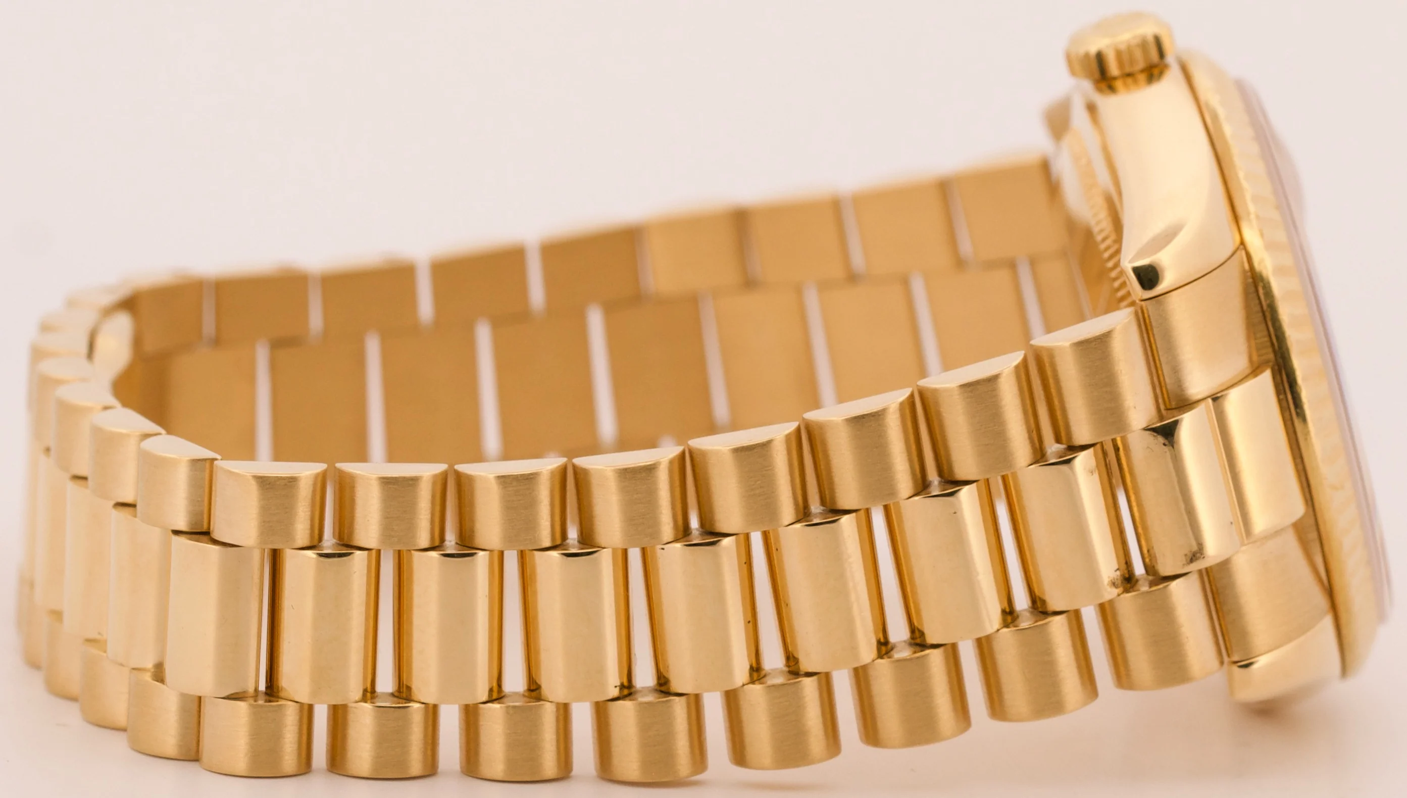 Rolex Day-Date President CHAMPAGNE 18K Yellow Gold Fluted 36mm 118238 Watch - Image 8