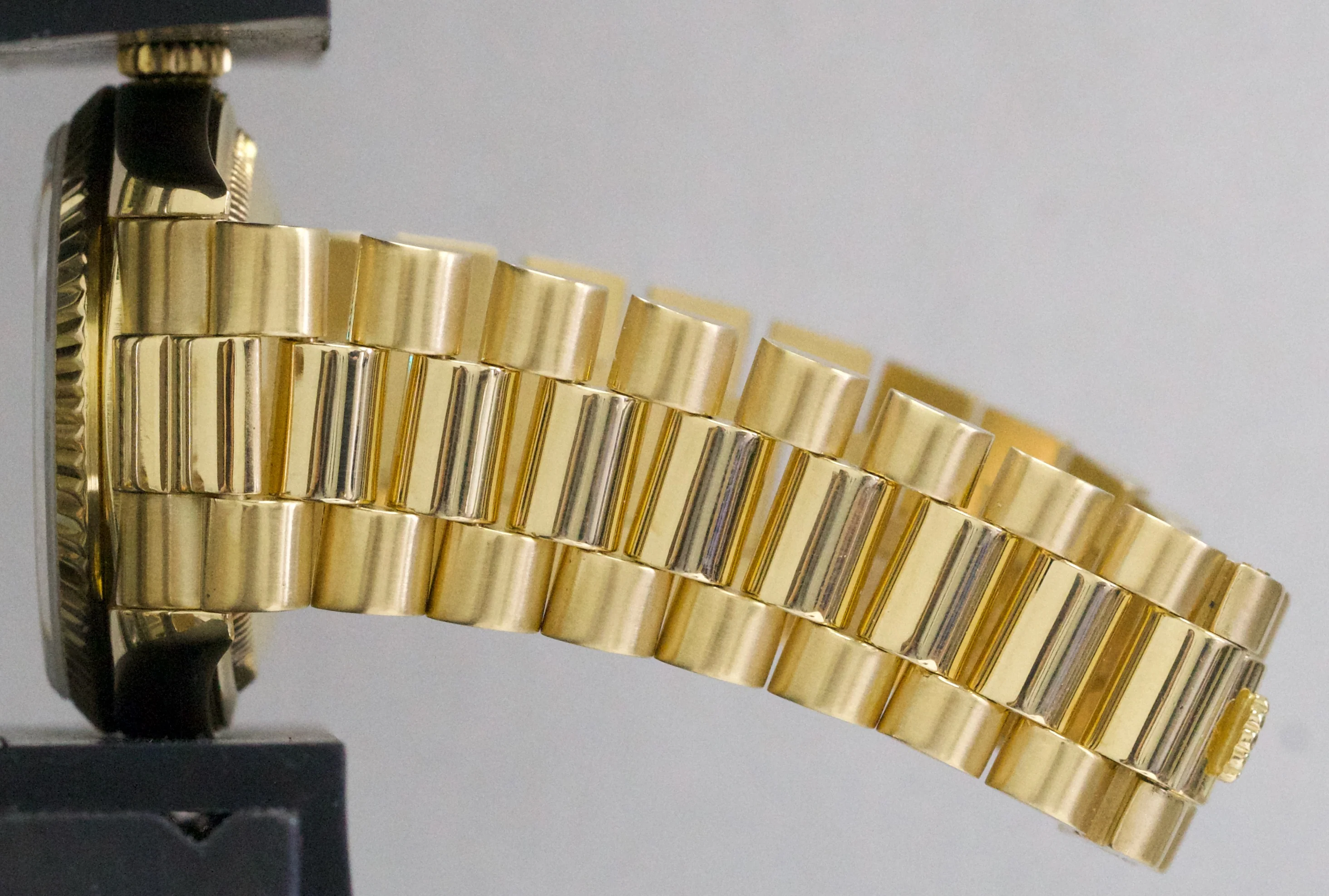 Rolex Day-Date President CHAMPAGNE 36mm 18K Yellow Gold Fluted 18238 Watch - Image 9