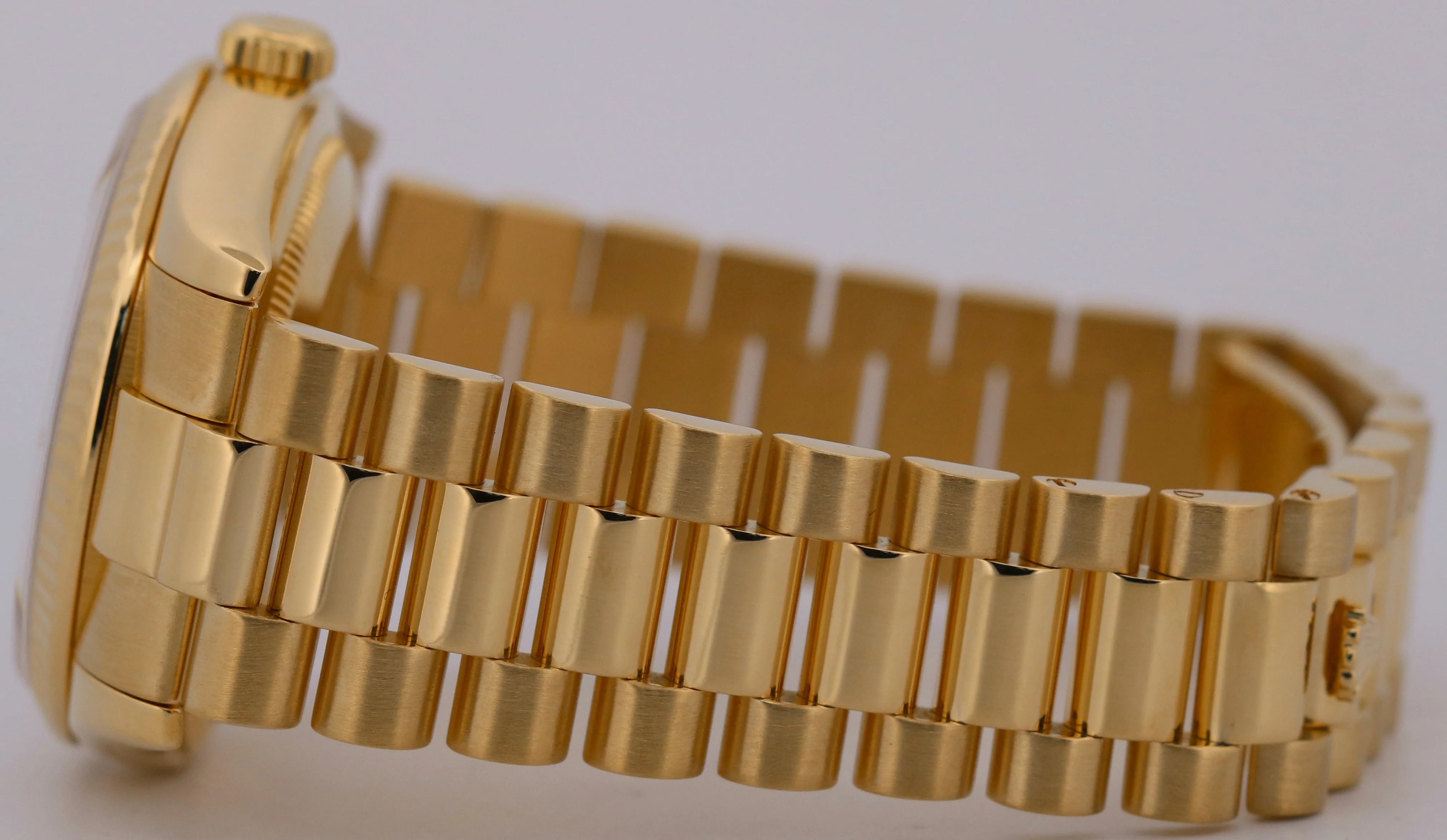 Rolex Day-Date 118238 Factory Champagne DIAMOND Rehaut HEAVY BAND 18K Gold 36mm - Image 7