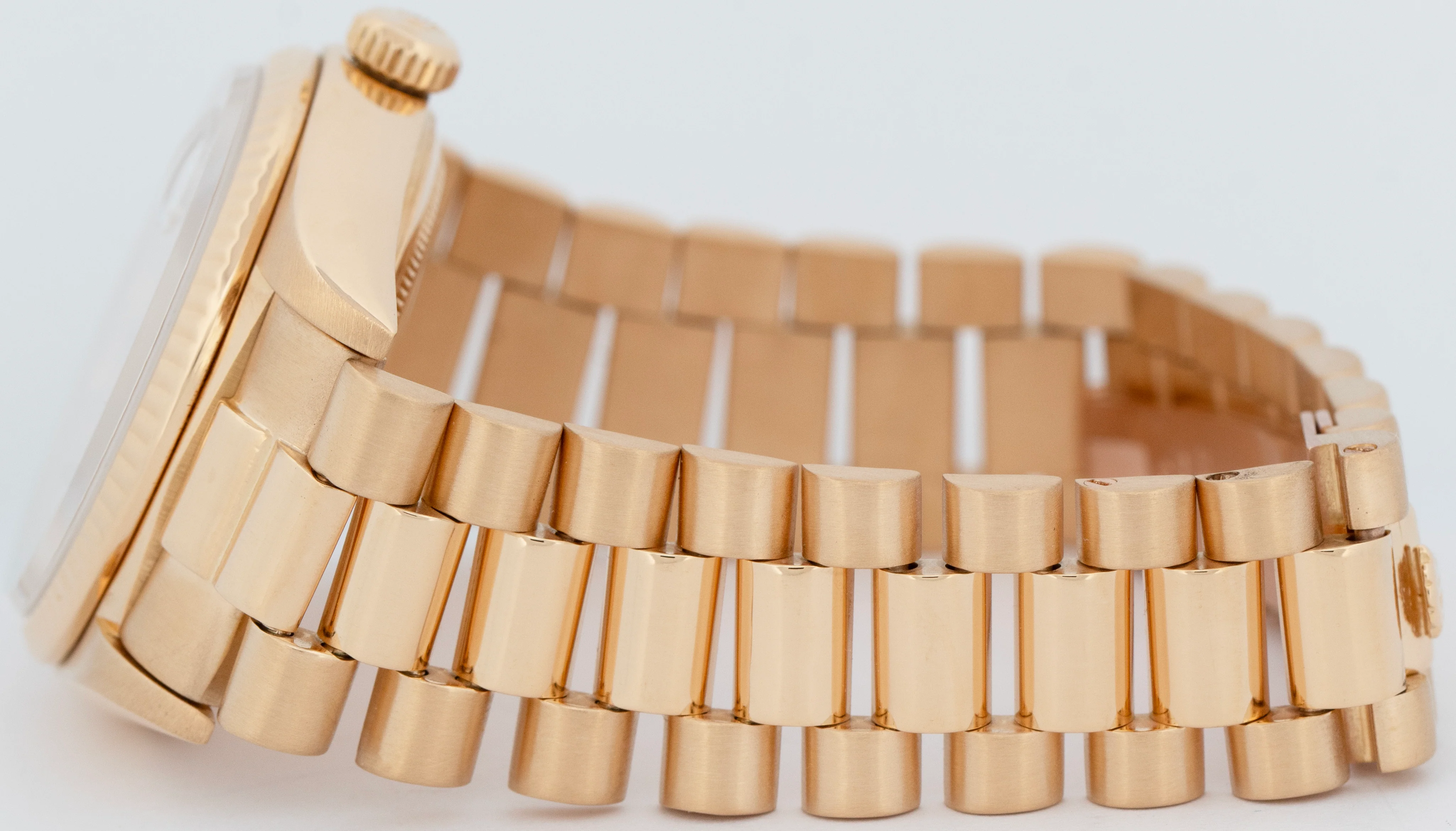 Rolex Day-Date President MOTHER OF PEARL Diamond 36mm 18K Gold Fluted 18048 - Image 5