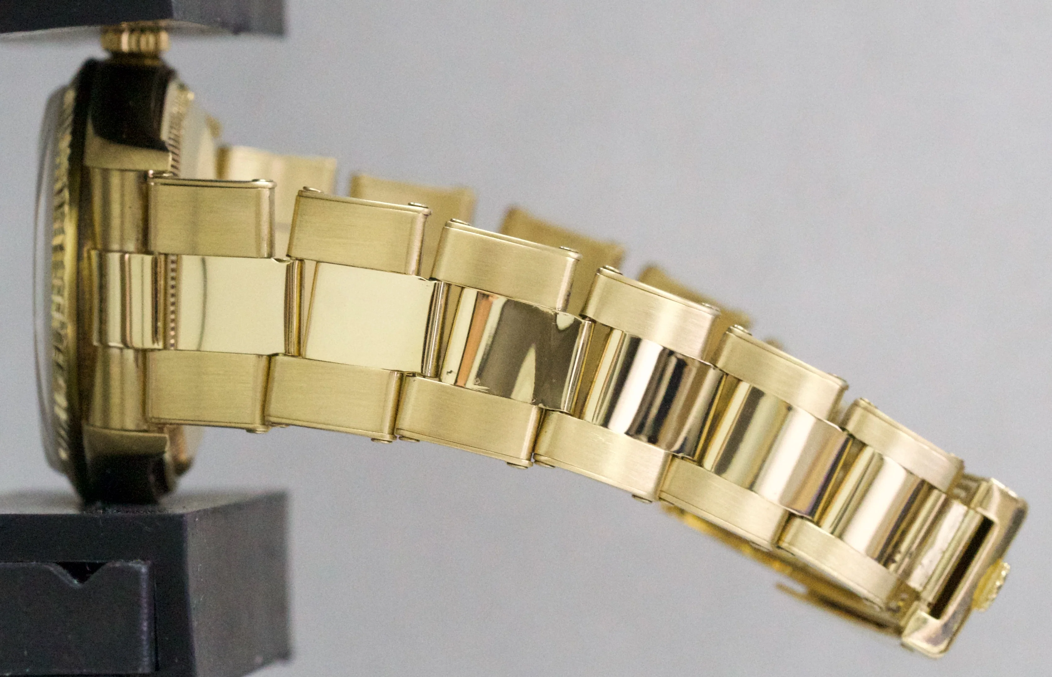 Rolex Oyster Perpetual Date 34mm SILVER 18K Yellow Gold FLUTED Watch 15238 - Image 9