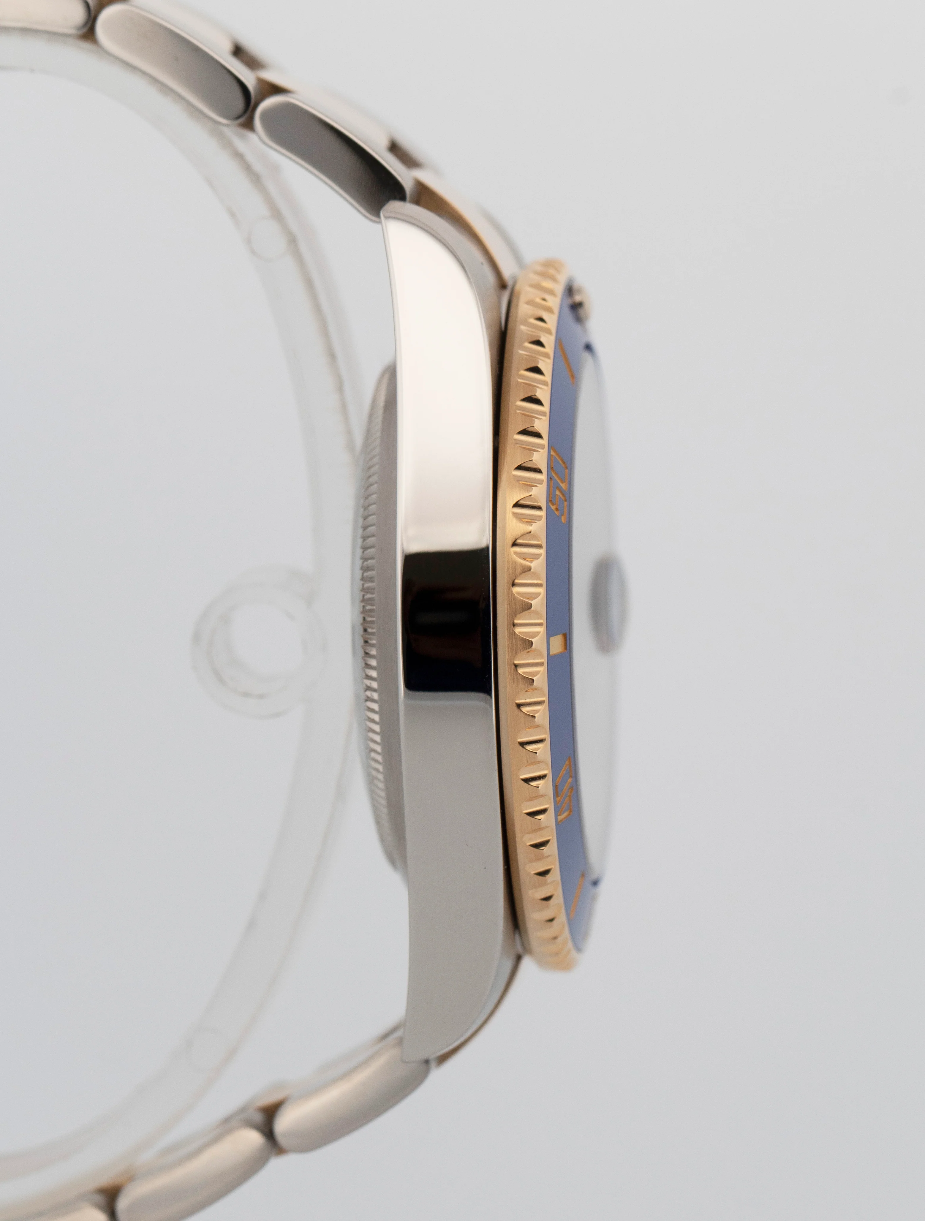 Rolex Submariner Date 18K Yellow Gold Steel BLUE Ceramic 40mm 116613 LB Watch - Image 4