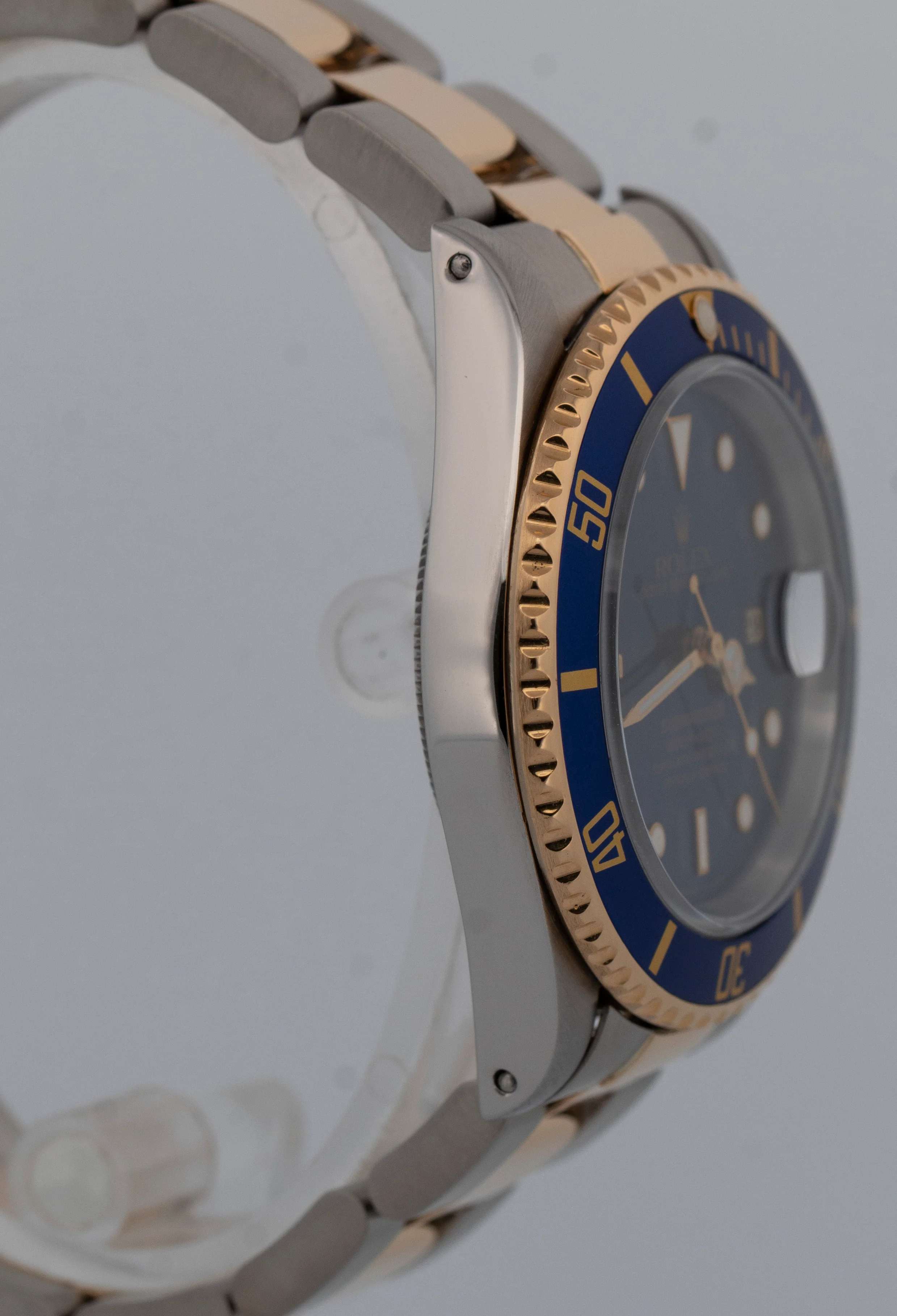 Rolex Submariner Date 40mm BLUE Two-Tone 18K Gold Stainless Steel 16613 Watch - Image 4