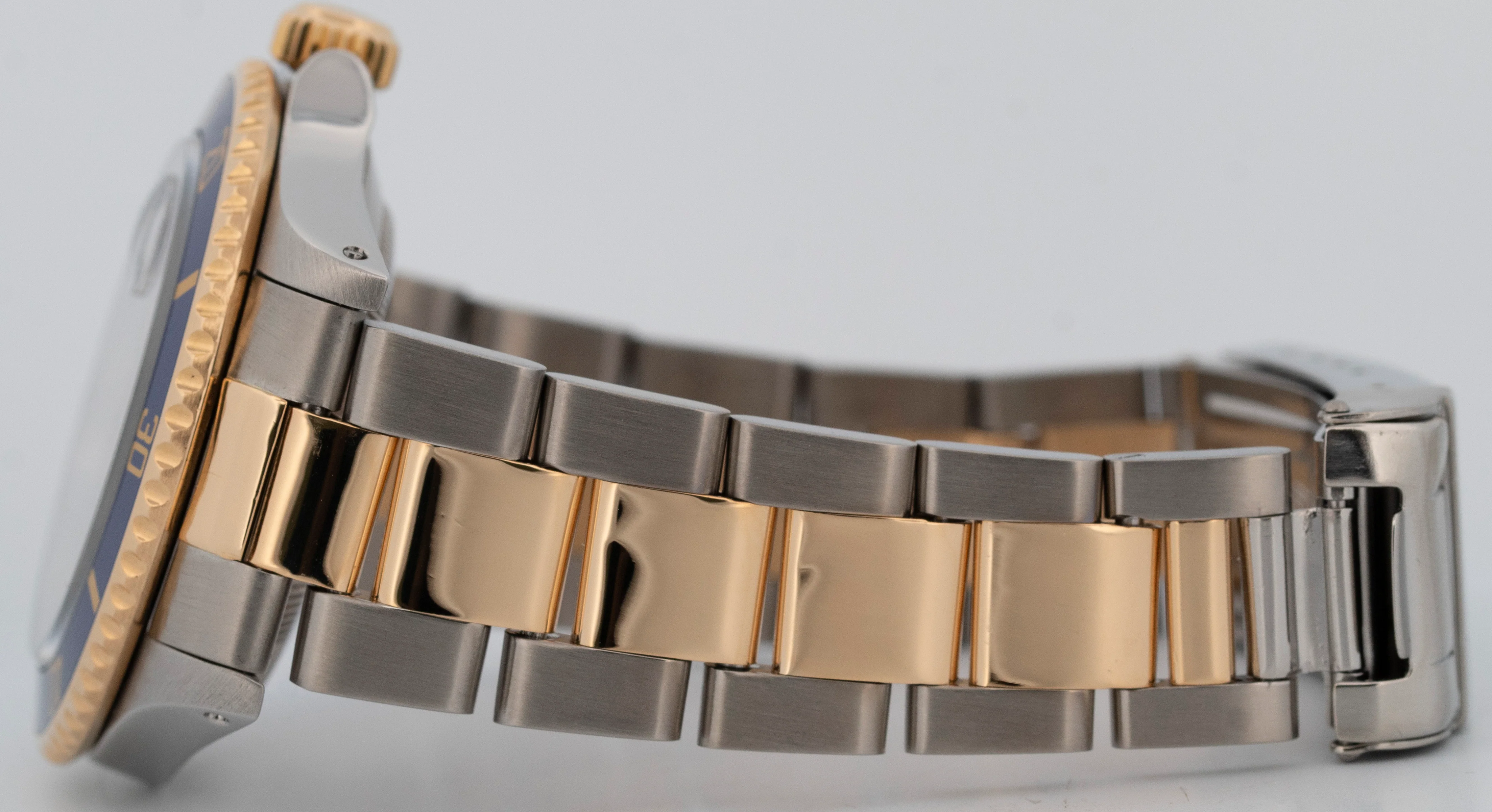 Rolex Submariner Date 40mm BLUE Two-Tone 18K Gold Stainless Steel 16613 Watch - Image 6