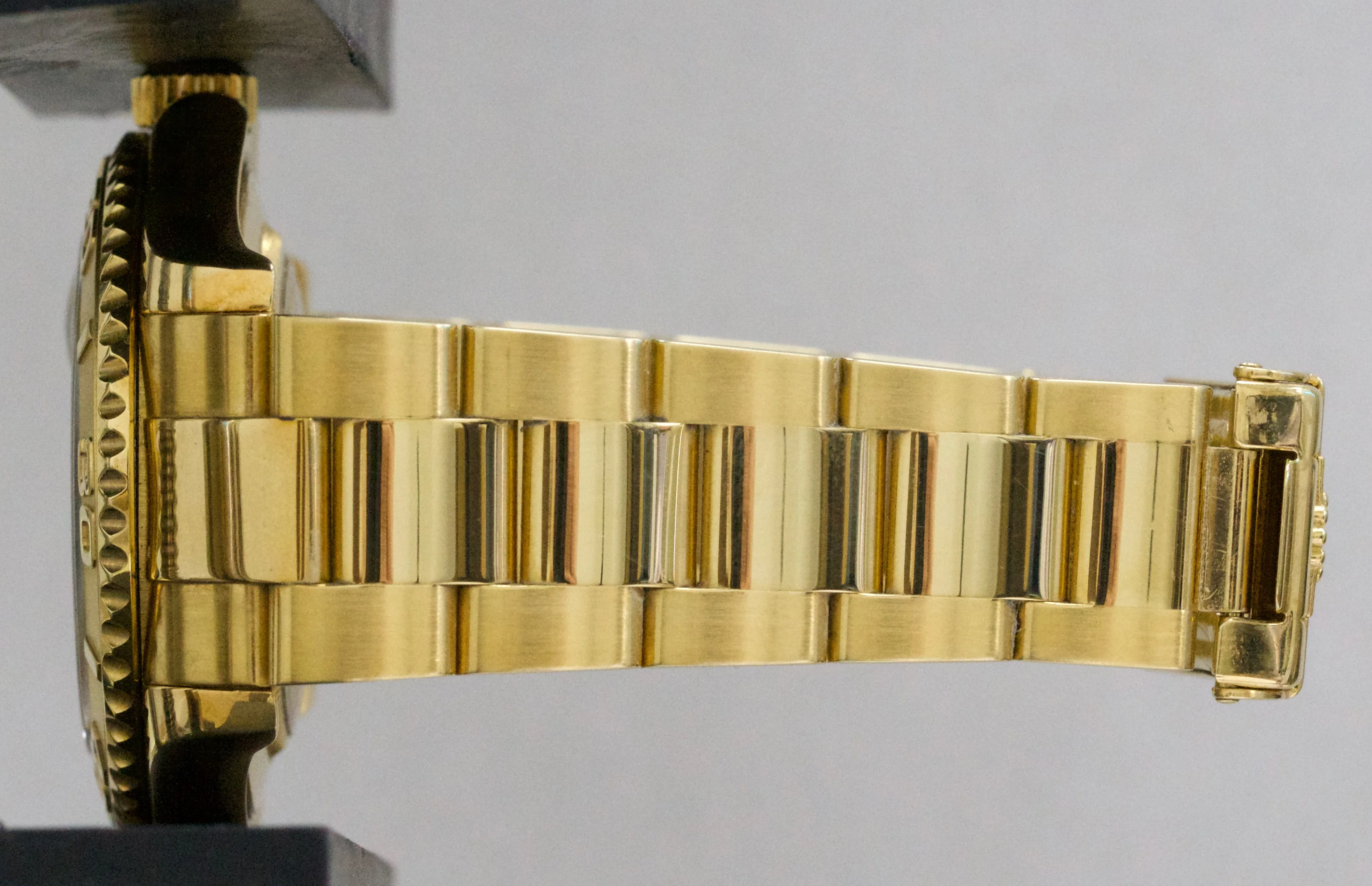 Rolex Yacht-Master 40mm WHITE 18K Yellow Gold Oyster GREEN STICKER Watch 16628 - Image 11
