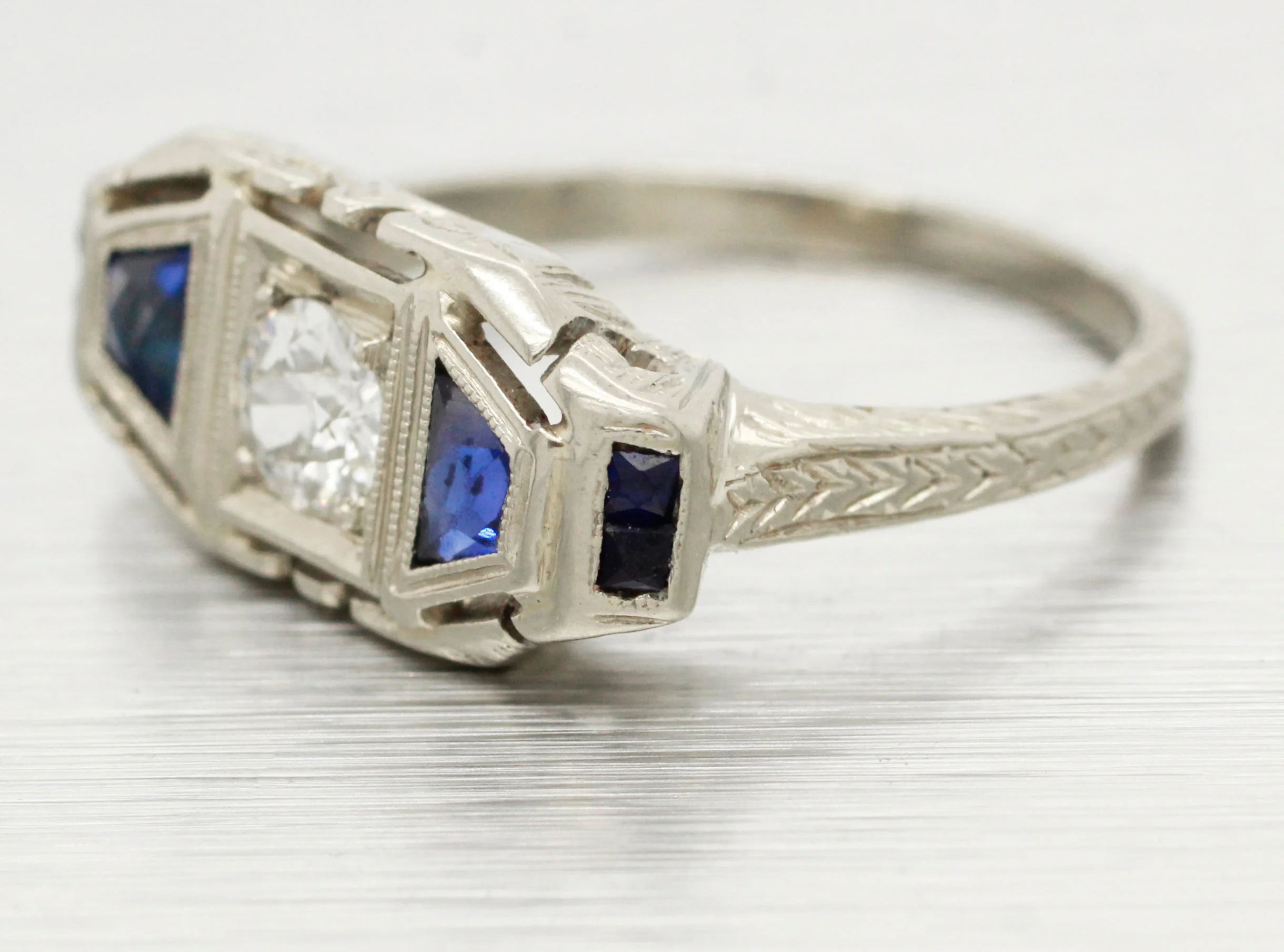 Antique Art Deco 0.30ct Diamond & Sapphire Band Ring - 18k White Gold - Image 2