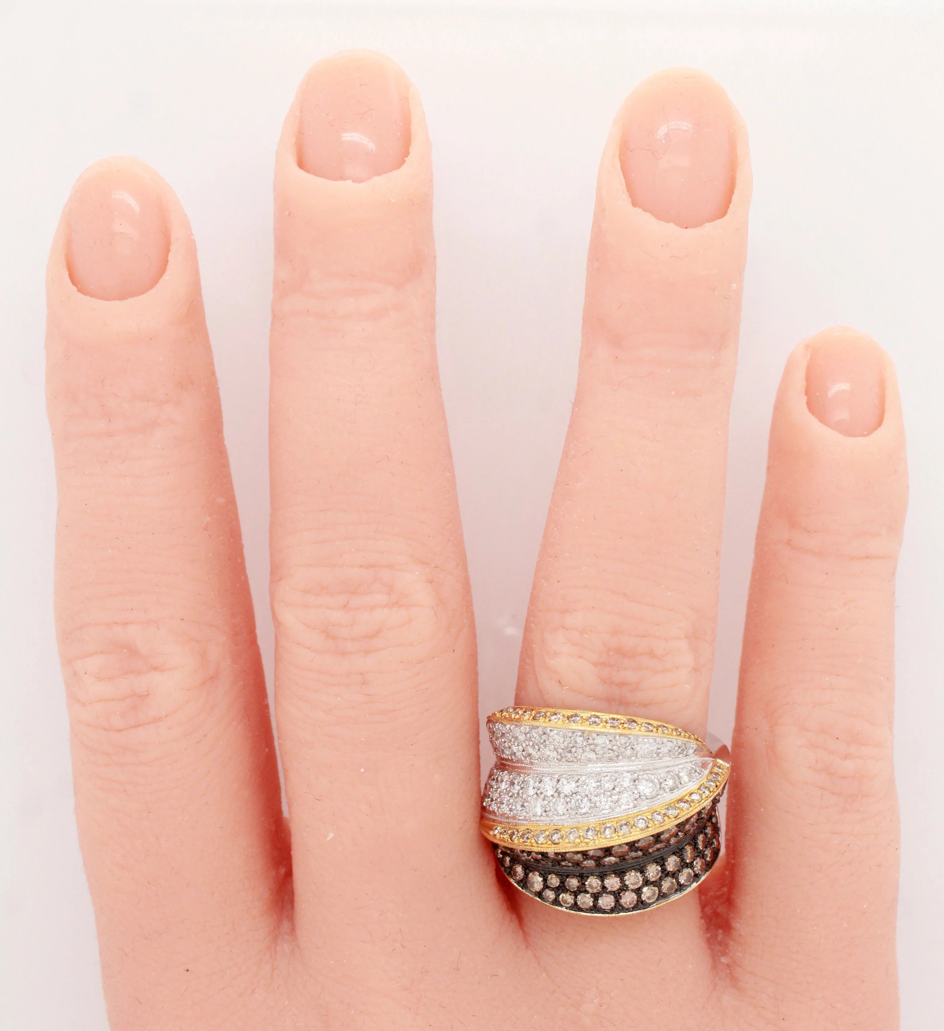 Modern Two-Tone Brown Champagne & White Diamond Cocktail Ring - 18k Yellow/White Gold Band - Image 8