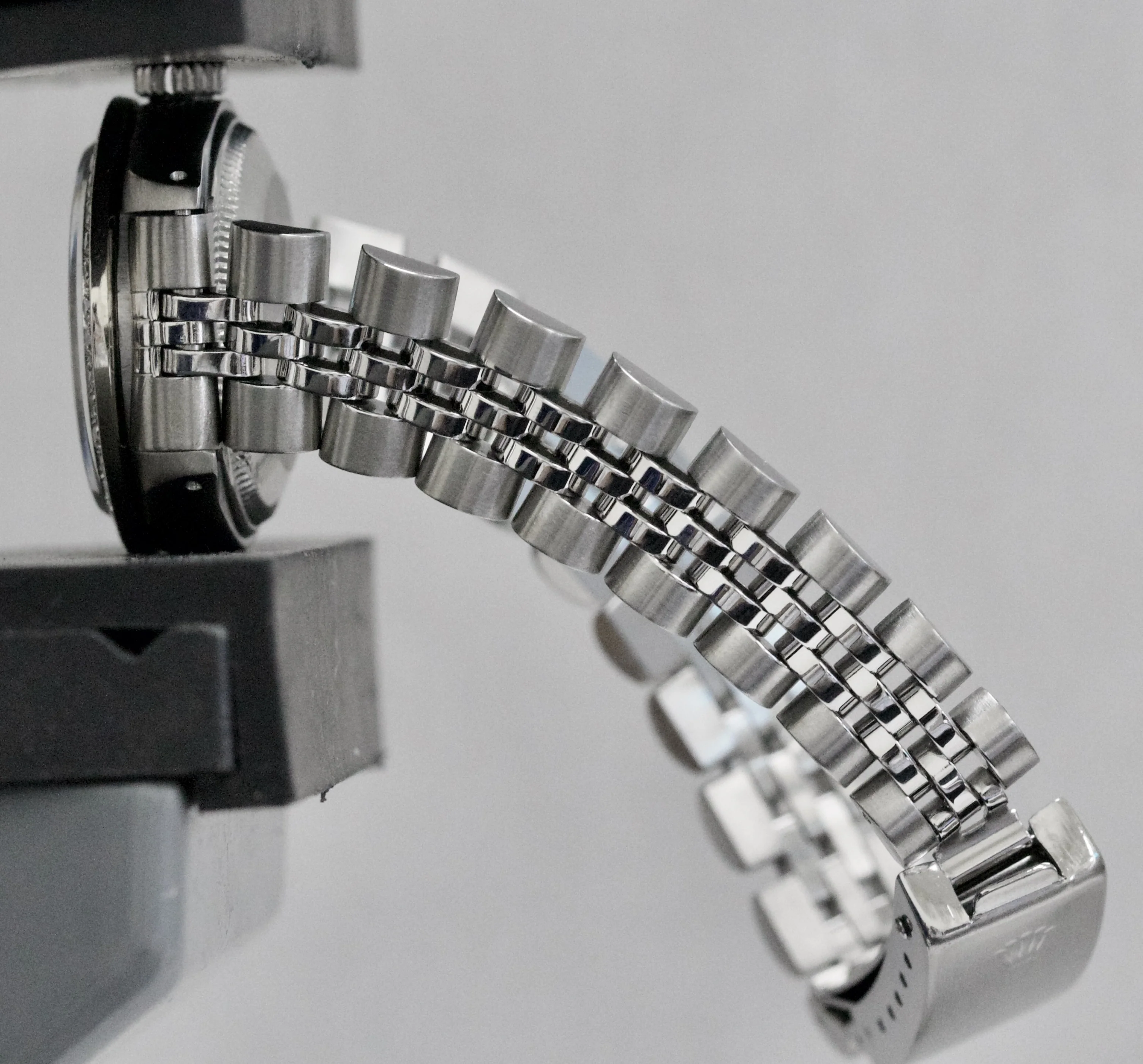 VINTAGE 1974 Rolex DateJust PURPLE DIAMOND Stainless Steel JUBILEE 26mm 6917 - Image 9