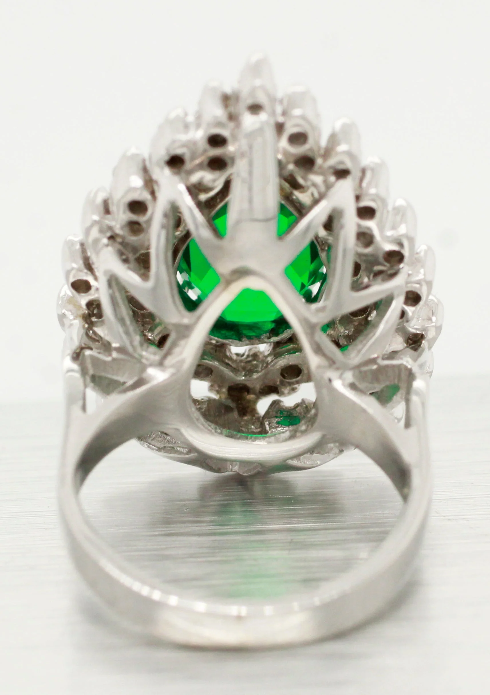 Vintage 2ct Lab-Created Emerald Pear Cut Engagement Ring - 14k White Gold - Image 5