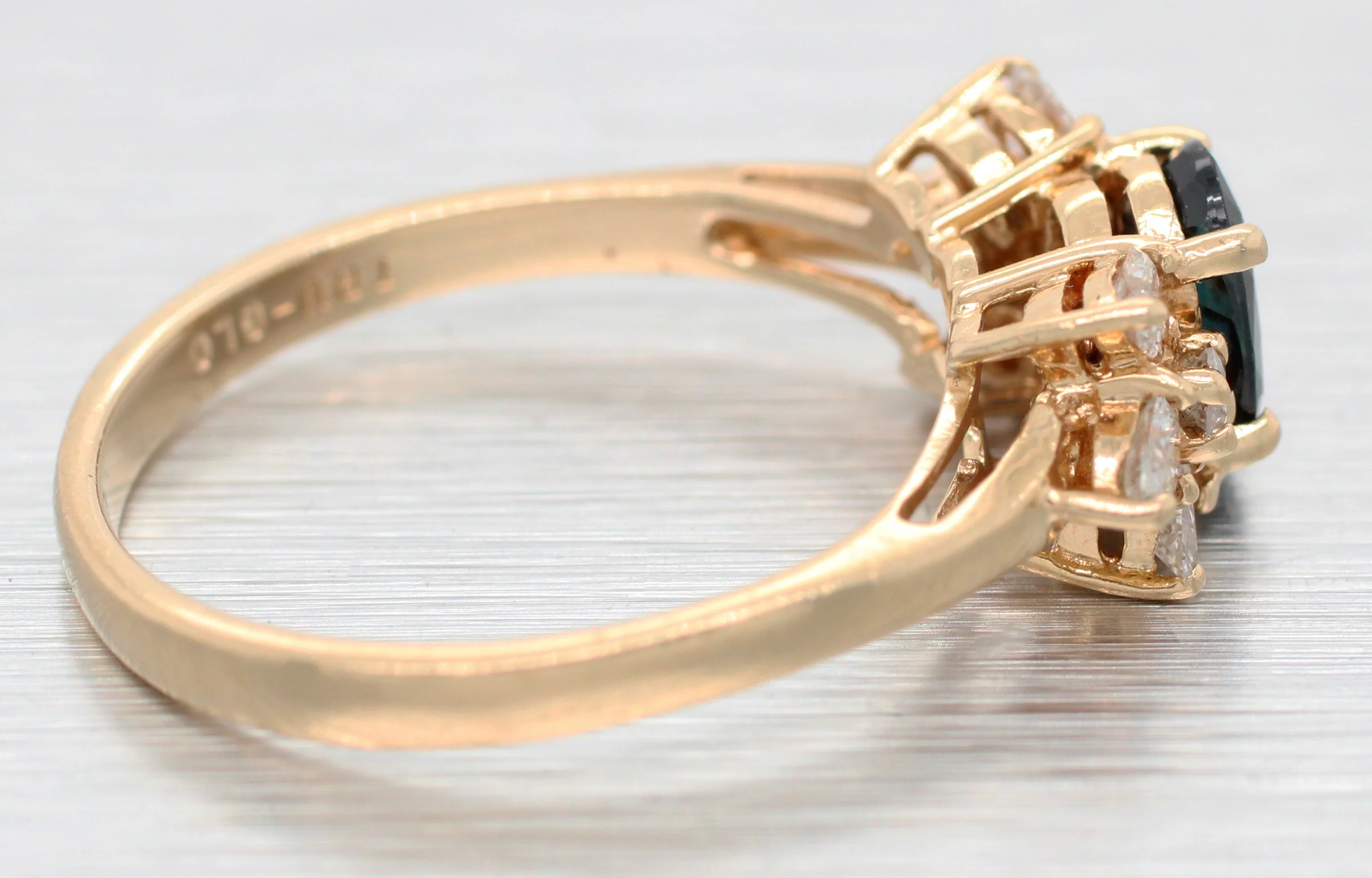 Vintage Oval Cut Blue Sapphire & Diamond Band Ring - 14k Yellow Gold - Image 4