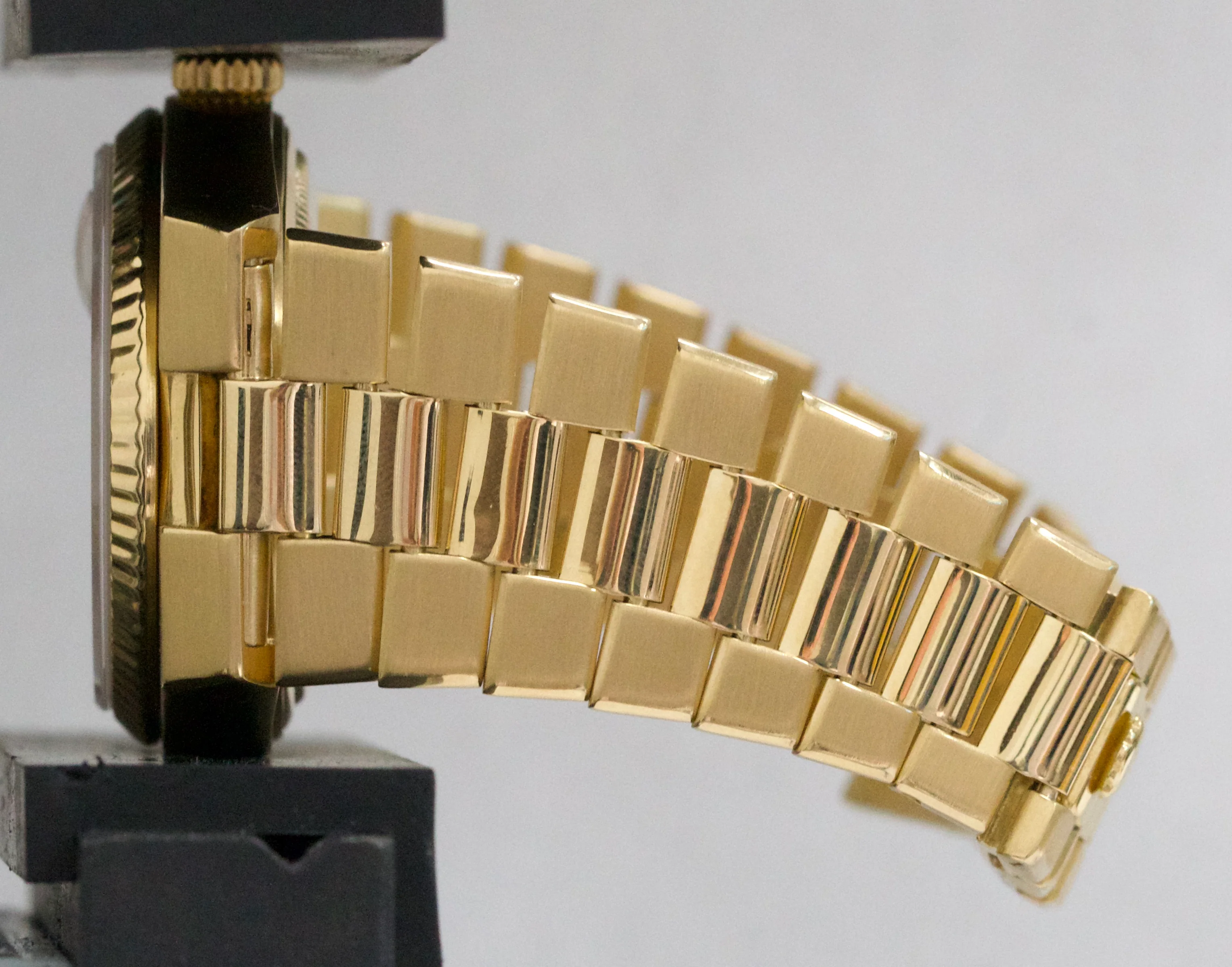 VINTAGE Rolex OysterQuartz Day-Date CREAM ROMAN 36mm 18K Yellow Gold Watch 19018 - Image 10